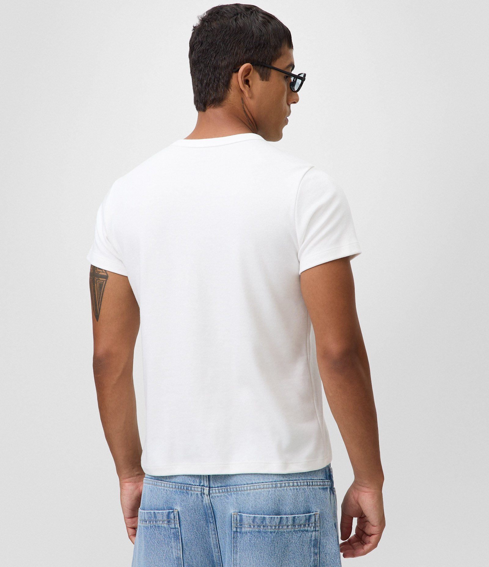 Camiseta Baby Tee com Lettering Frontal Off White 3