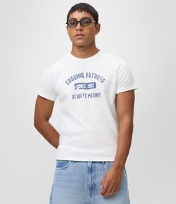 Camiseta Baby Tee com Lettering Frontal