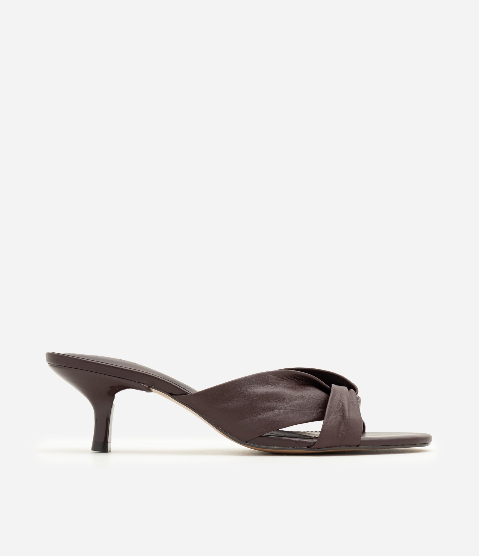 Sandália Mule em Couro com Nó e Salto Kitten Heel Vinho 1