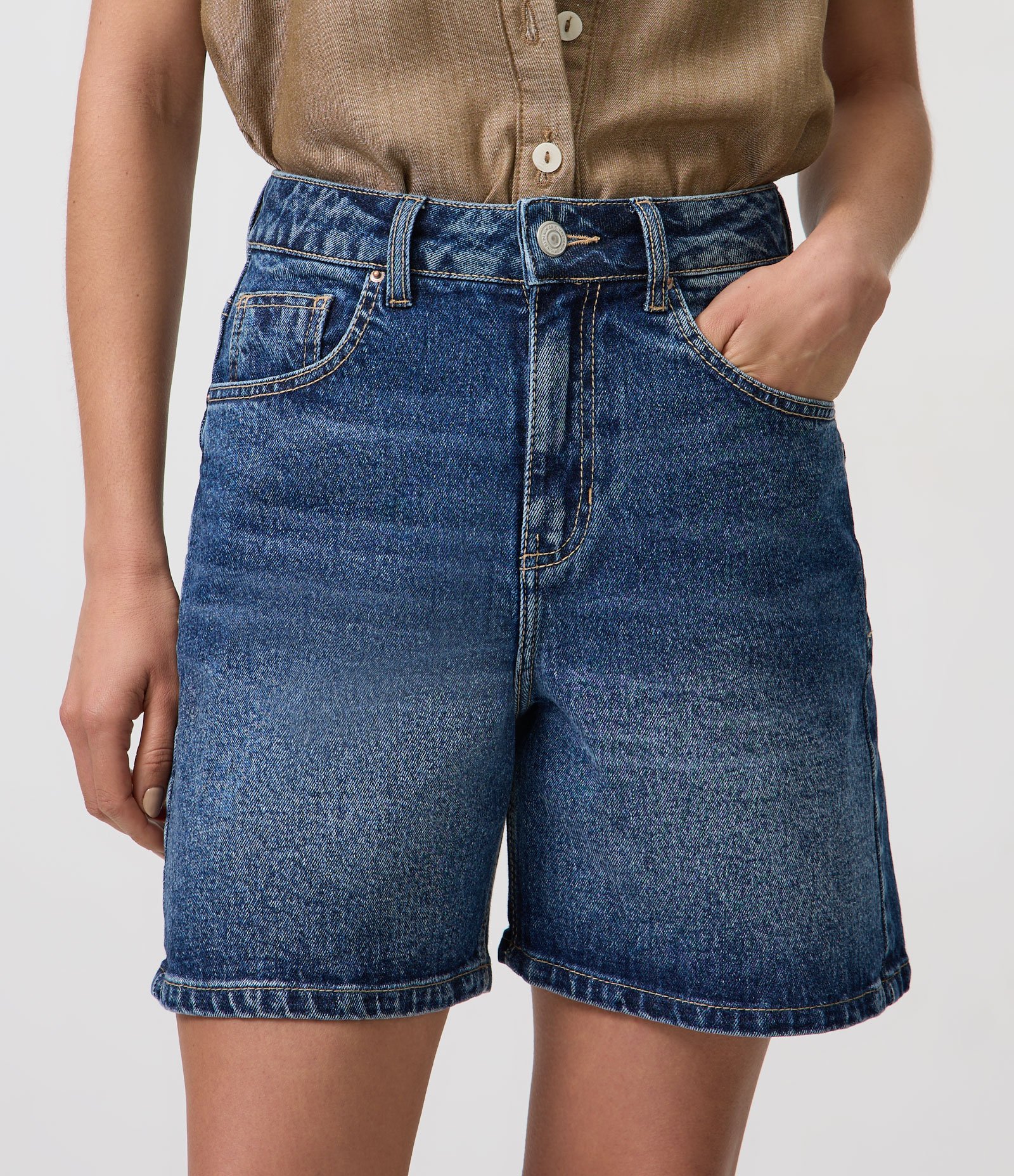 Short Midi em Jeans Premium Azul Médio 2