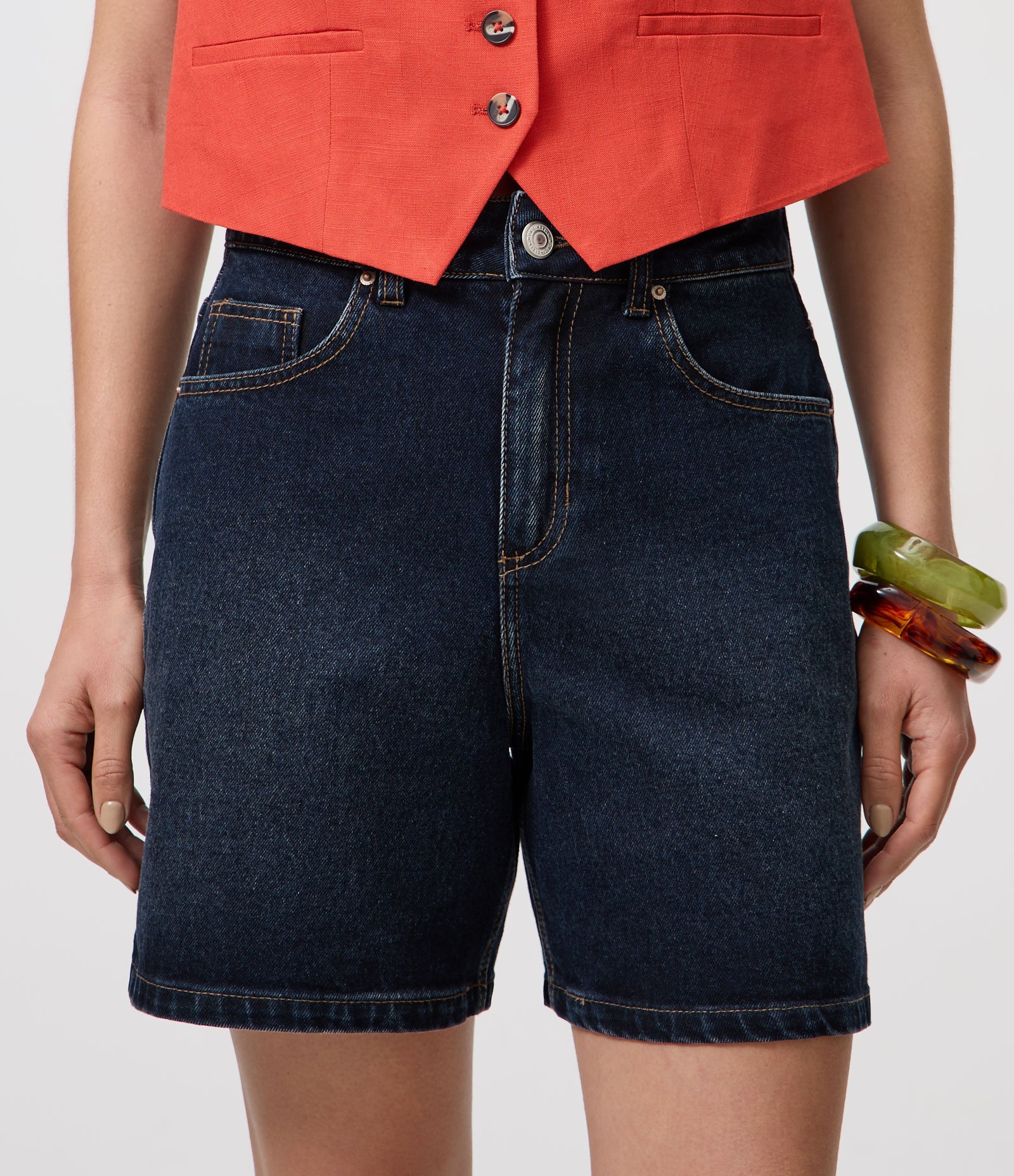 Short Midi em Jeans Premium Azul Escuro 2