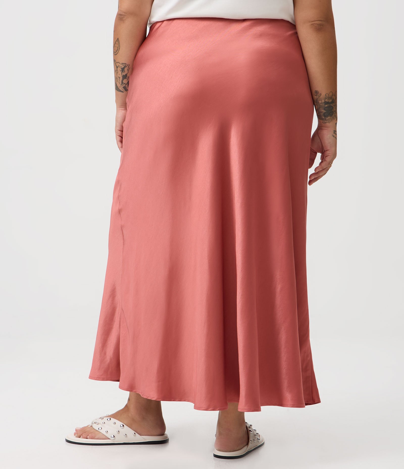 Saia em Cetim Twill Curve & Plus Size Salmão 4
