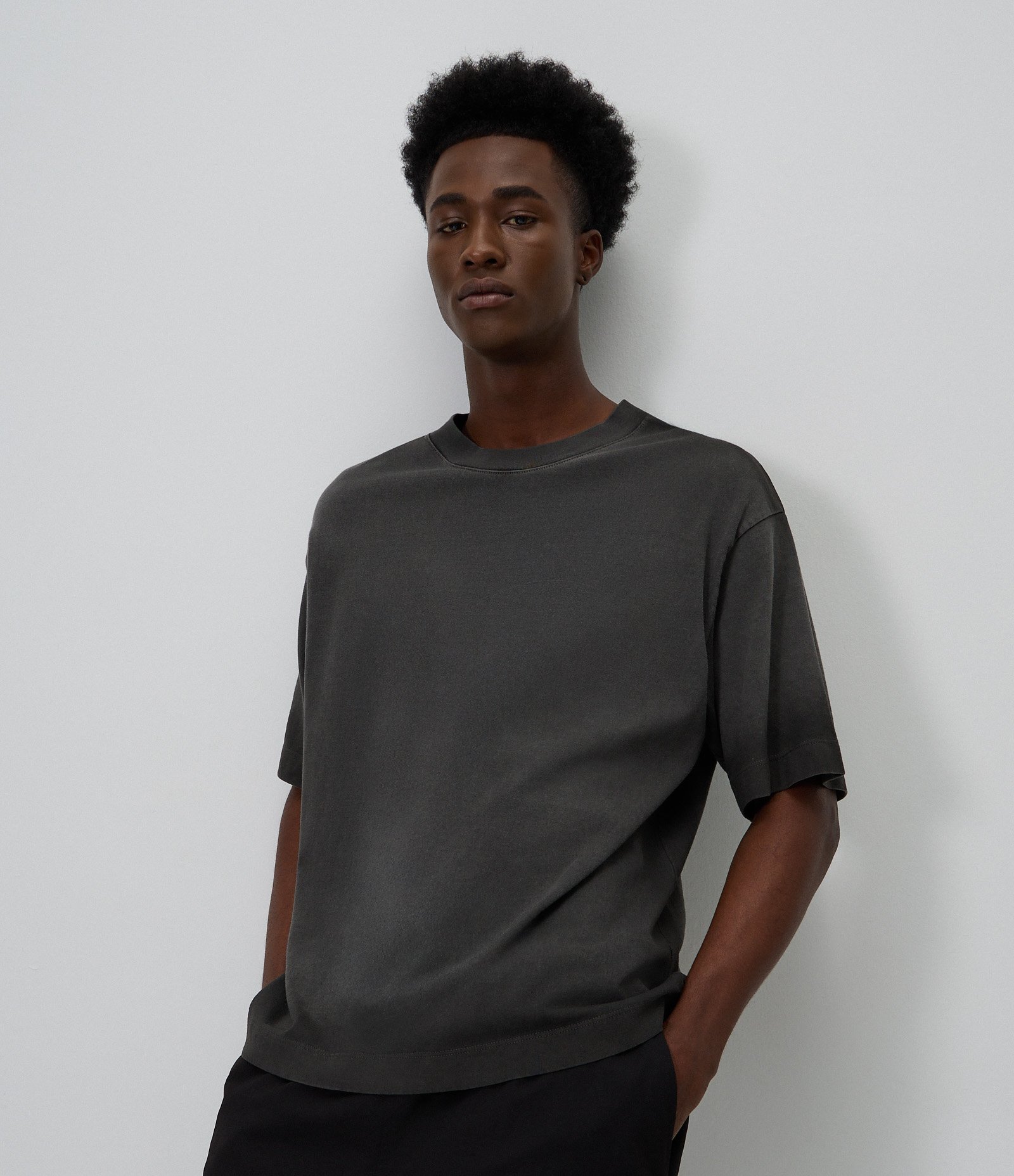 Camiseta Boxy em Algodão com Efeito Spray Preto 1