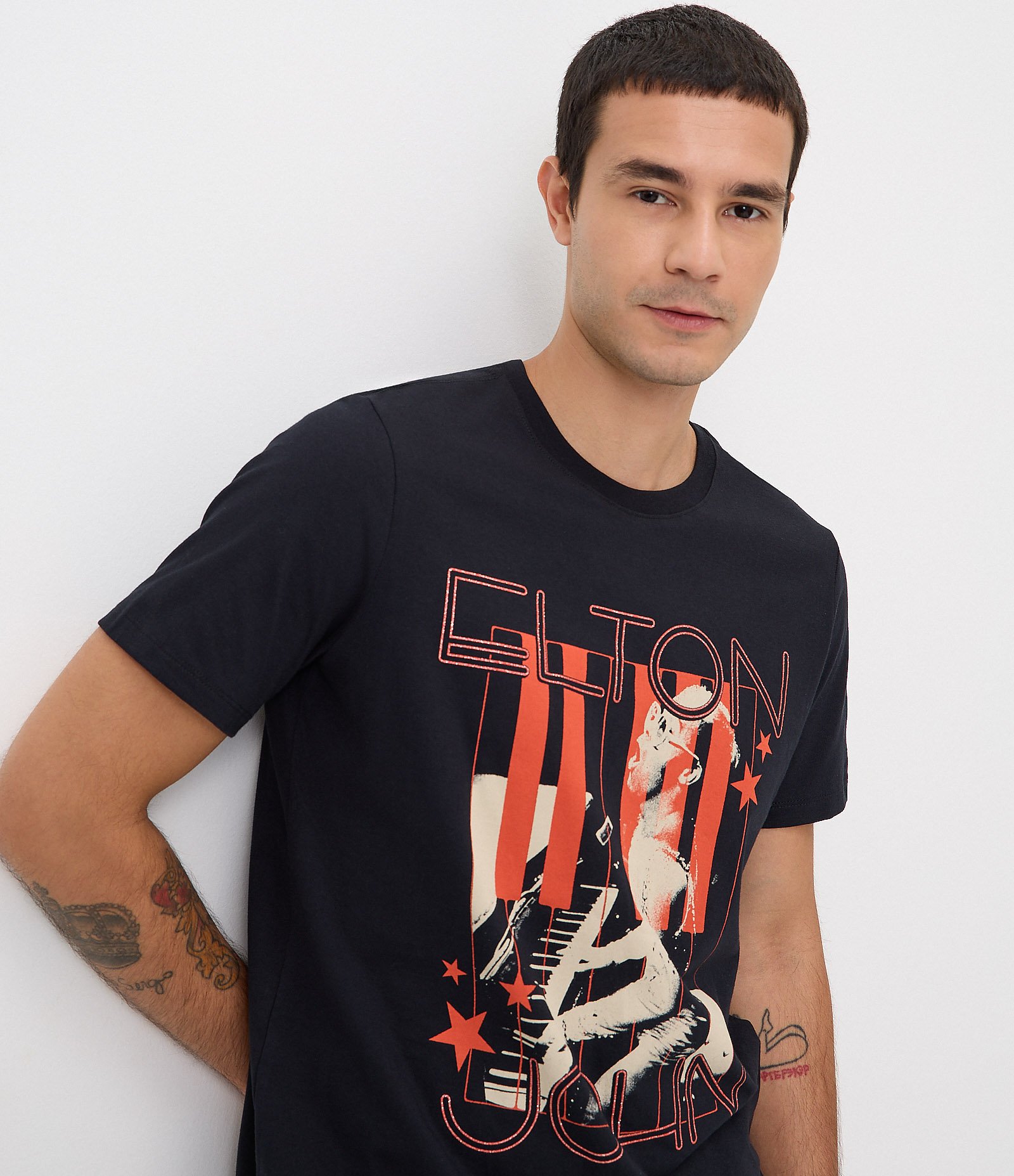 Camiseta Regular em Algodão do Elton John Preto 4