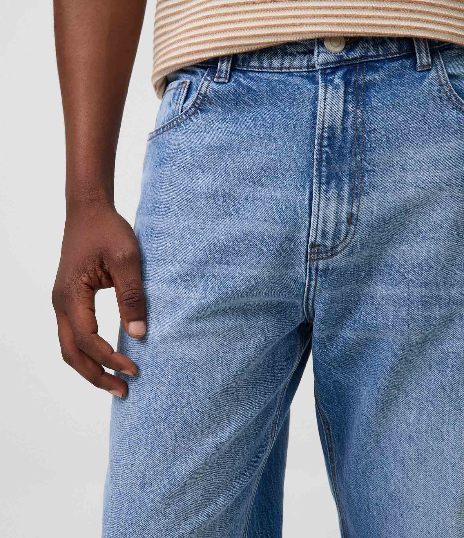Calça Reta em Jeans com Lavagem Vintage Azul 5