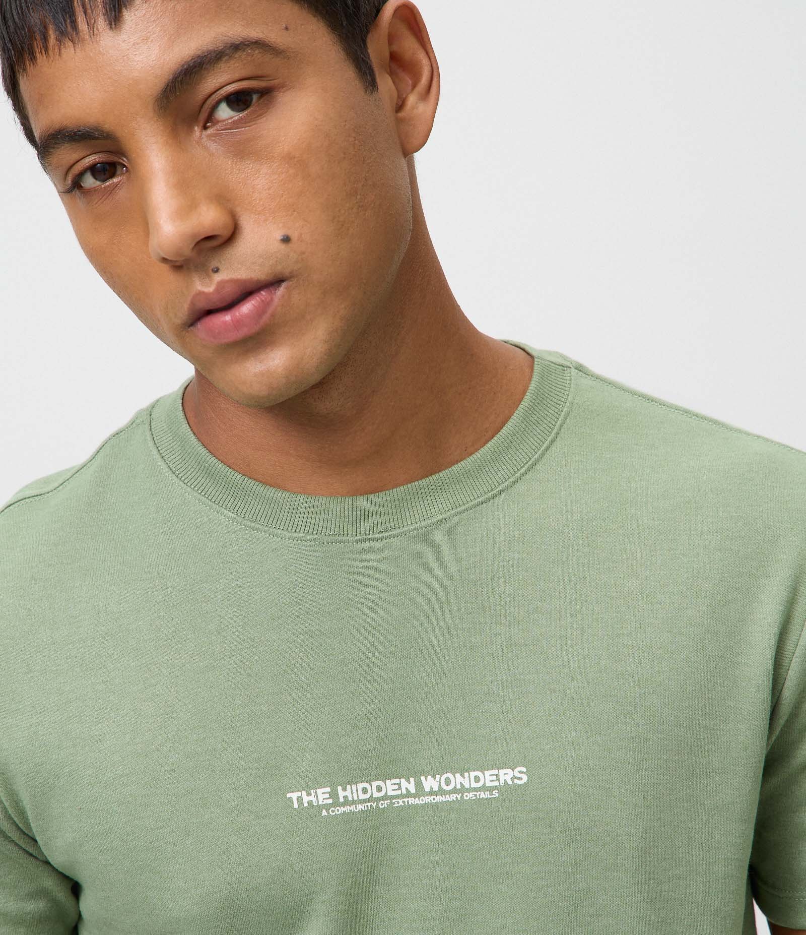 Camiseta Comfort com Lettering Hidden Wonders Outdoor Verde 4