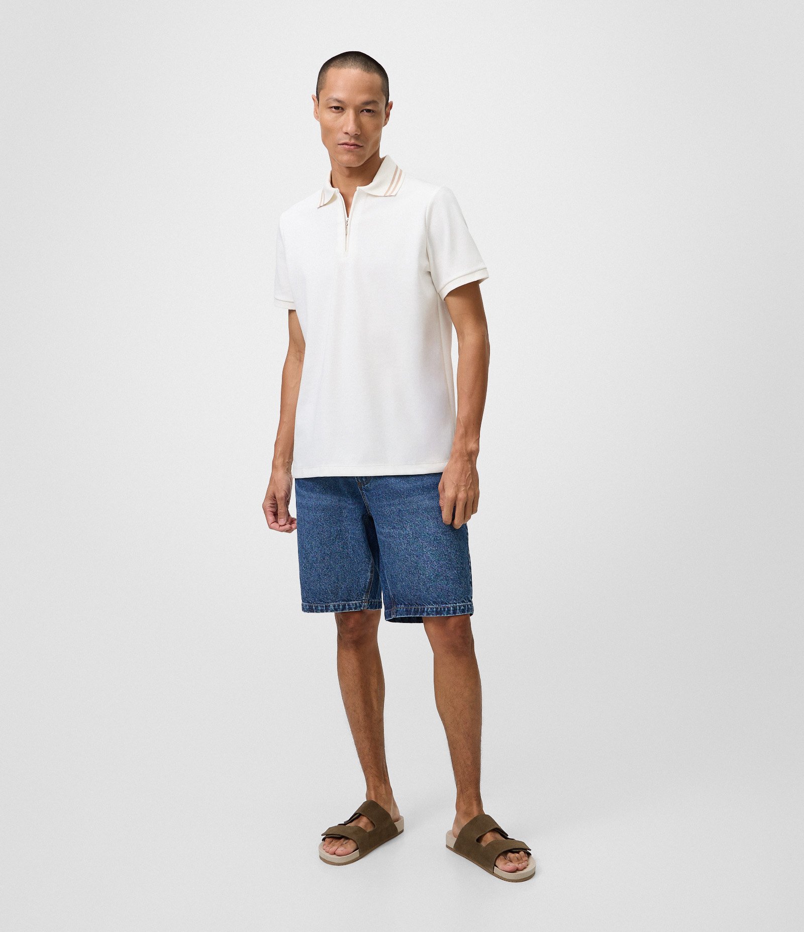 Bermuda Slim em Jeans com Bolsos Funcionais Azul 2