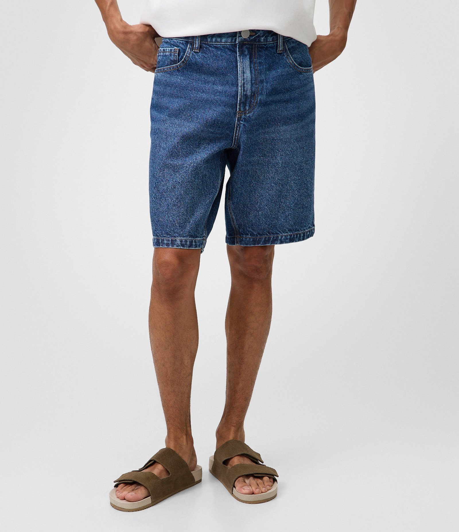 Bermuda Slim em Jeans com Bolsos Funcionais Azul 3