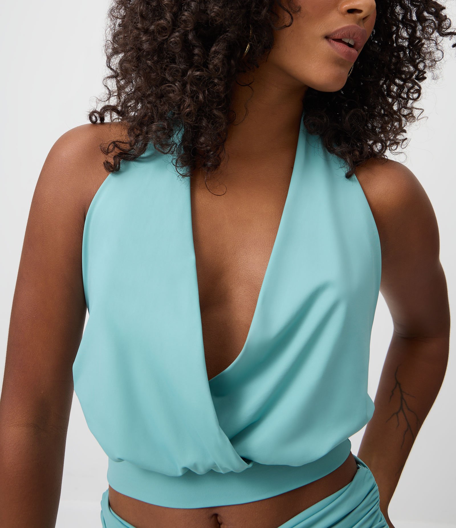 Blusa Frente Única em Microfibra com Efeito Blusê Azul 3