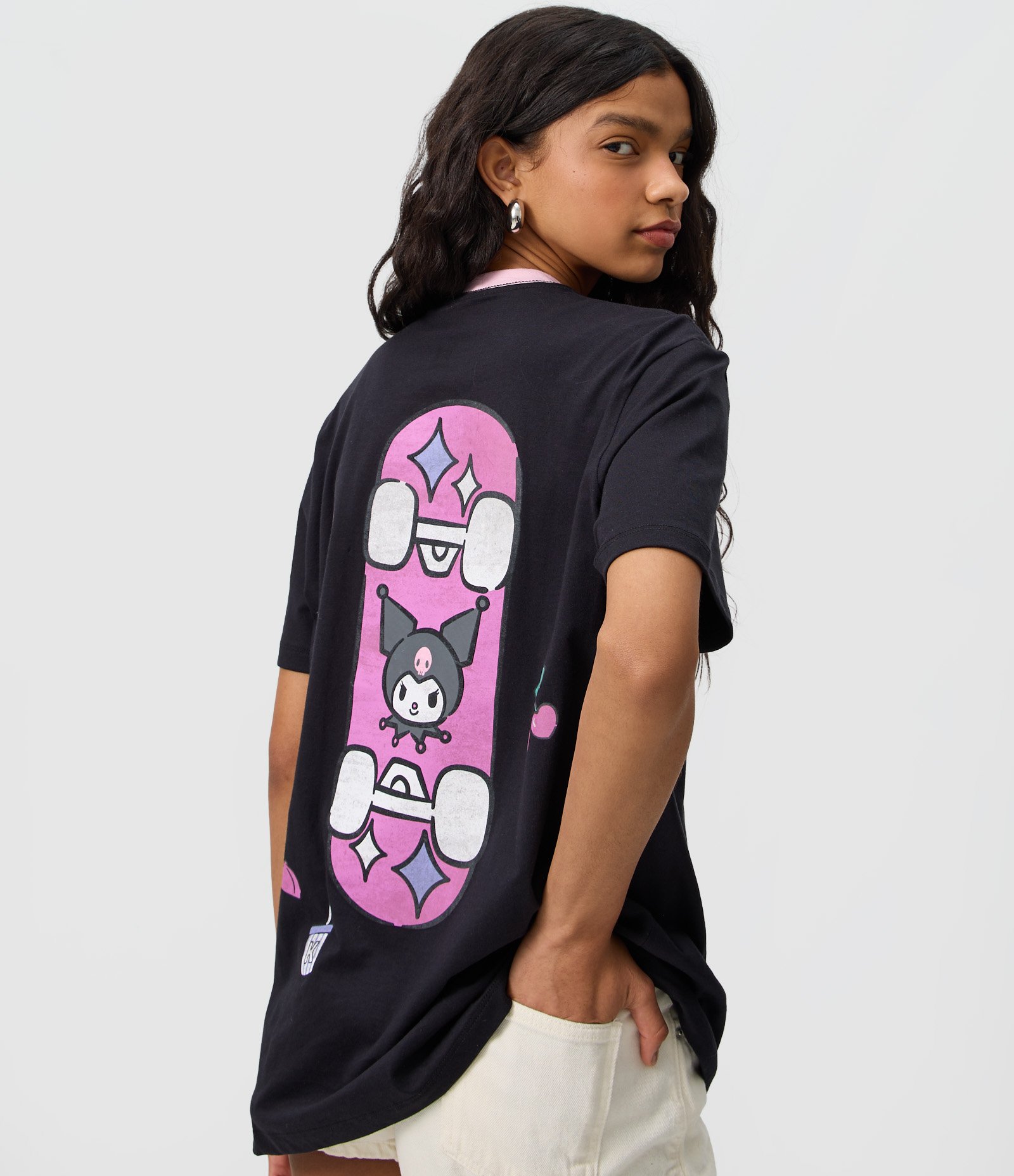 Camiseta em Algodão com Estampa de Skate e Kuromi Preto 4