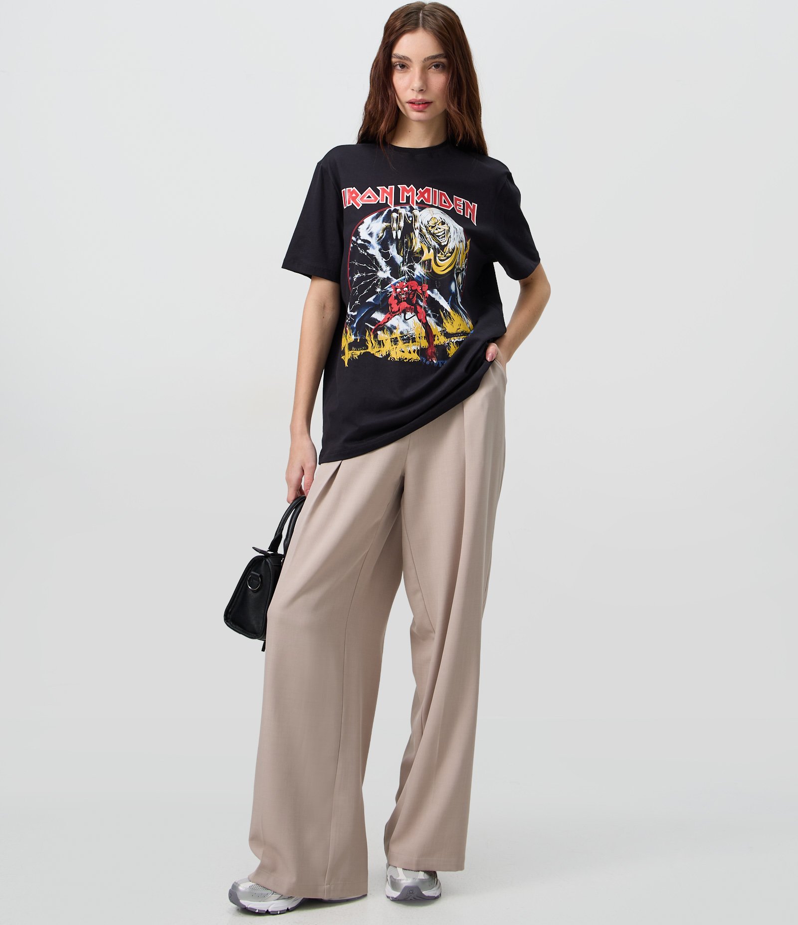 Camiseta Oversized em Algodão com Estampa Iron Maiden Preto 2