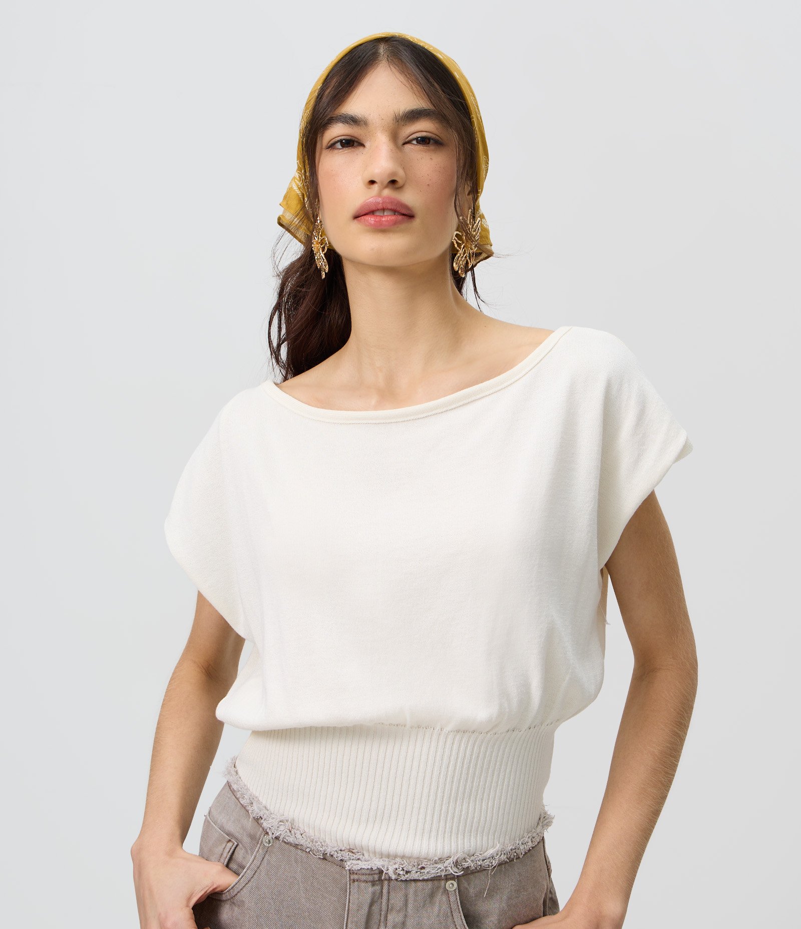 Blusa Ombro a Ombro em Tricô Texturizado com Cintura Ajustada Franzida Branco 1
