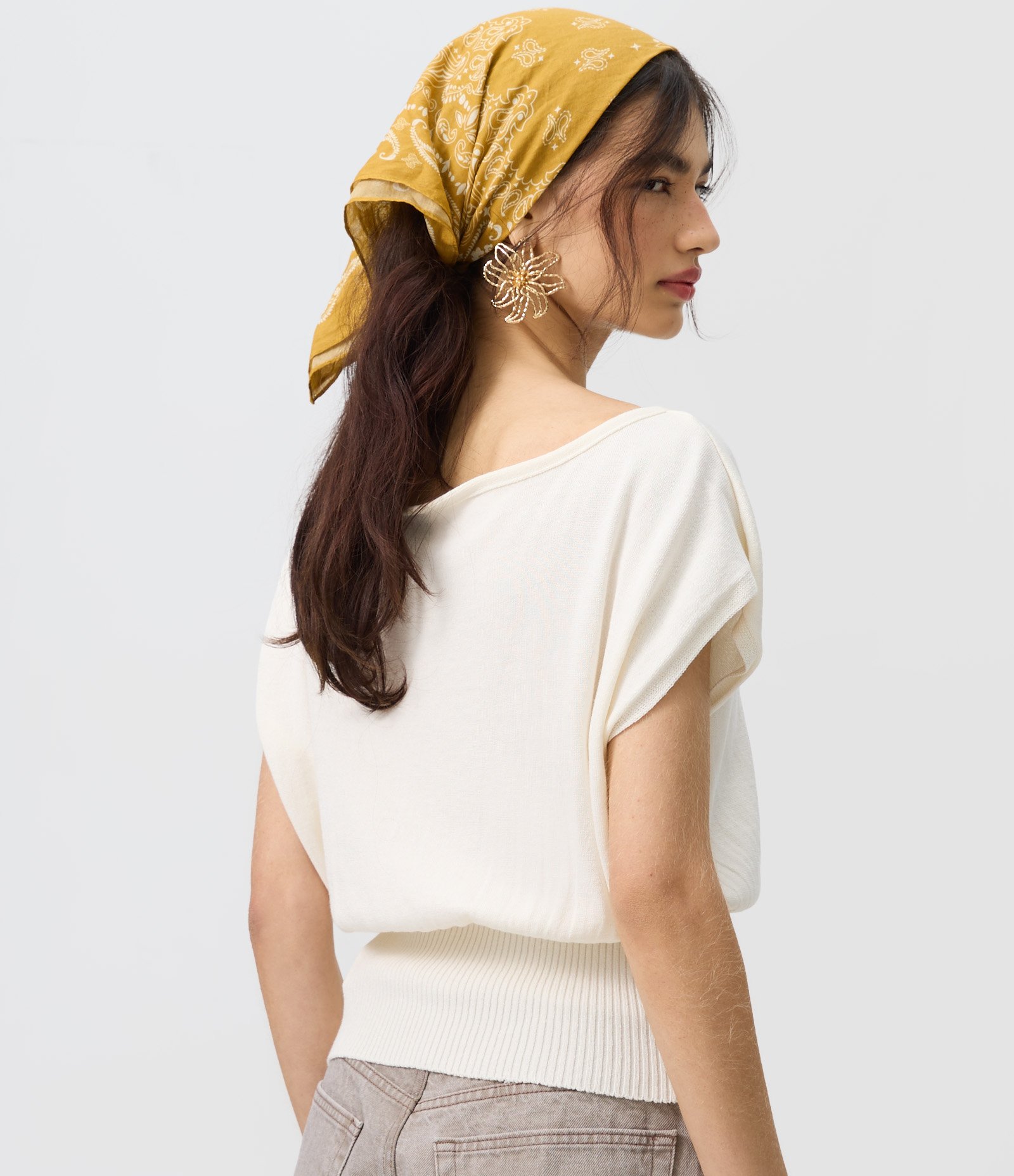 Blusa Ombro a Ombro em Tricô Texturizado com Cintura Ajustada Franzida Branco 4