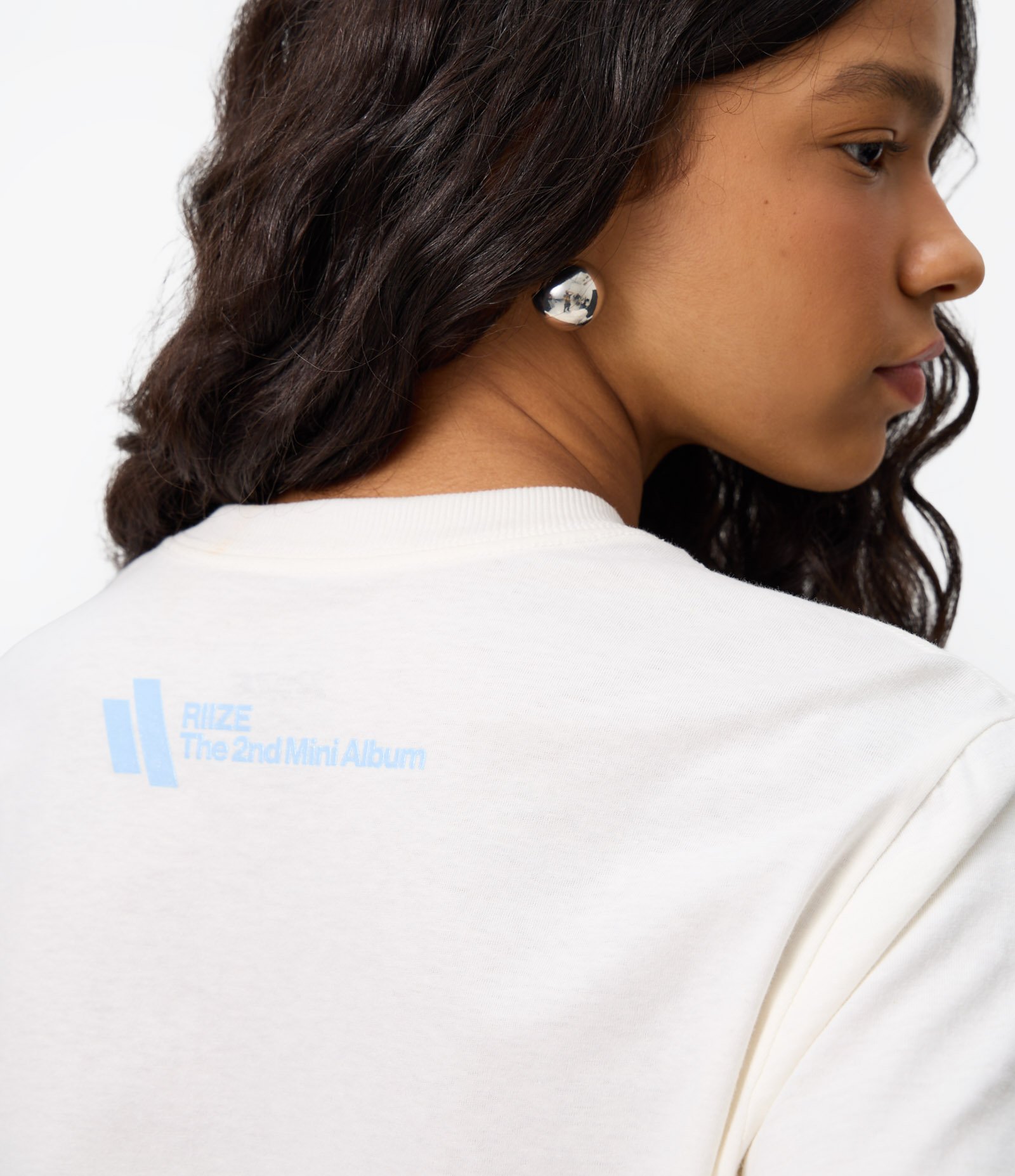 Camiseta RIIZE com Lettering e Estampa Fotográfica Branco 4