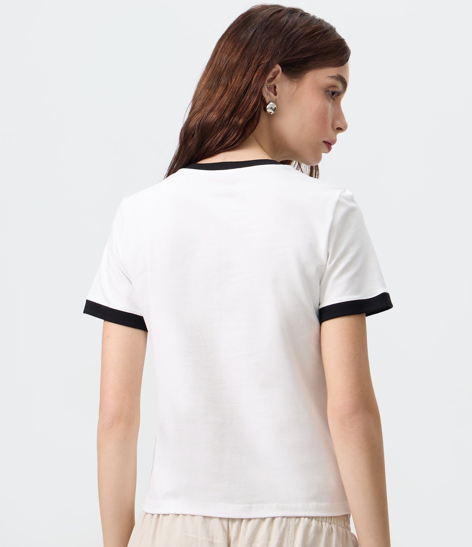 Camiseta em Algodão com Paetês e Lettering Dangerous Branco 4