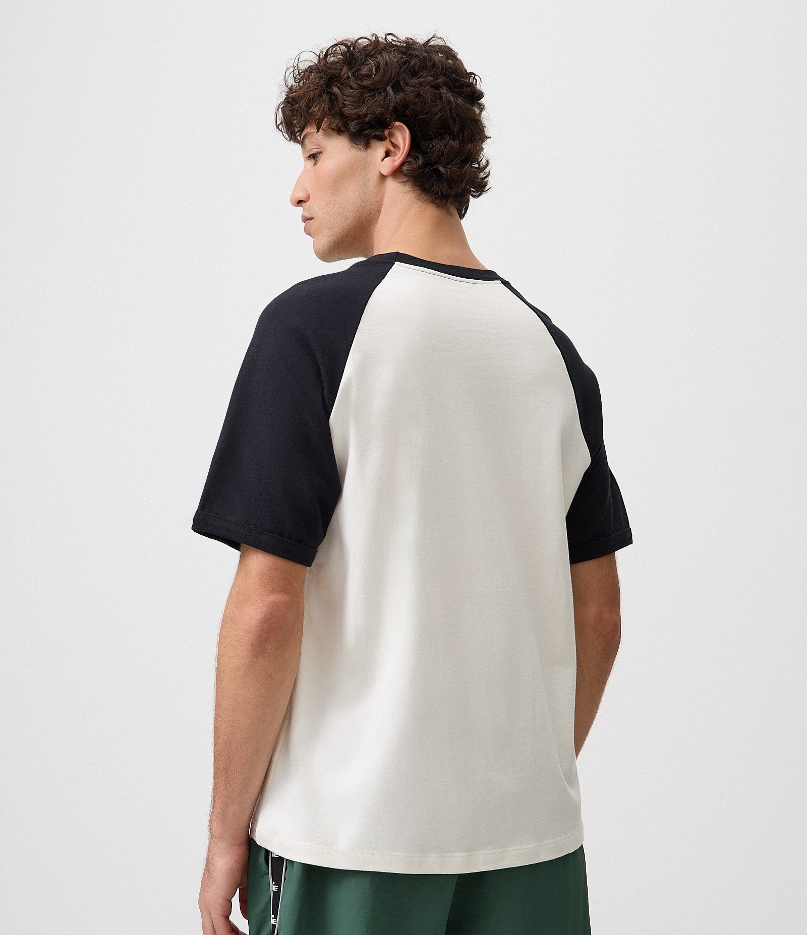 Camiseta Regular em Algodão com Manga Raglan Contrastante Branco 3