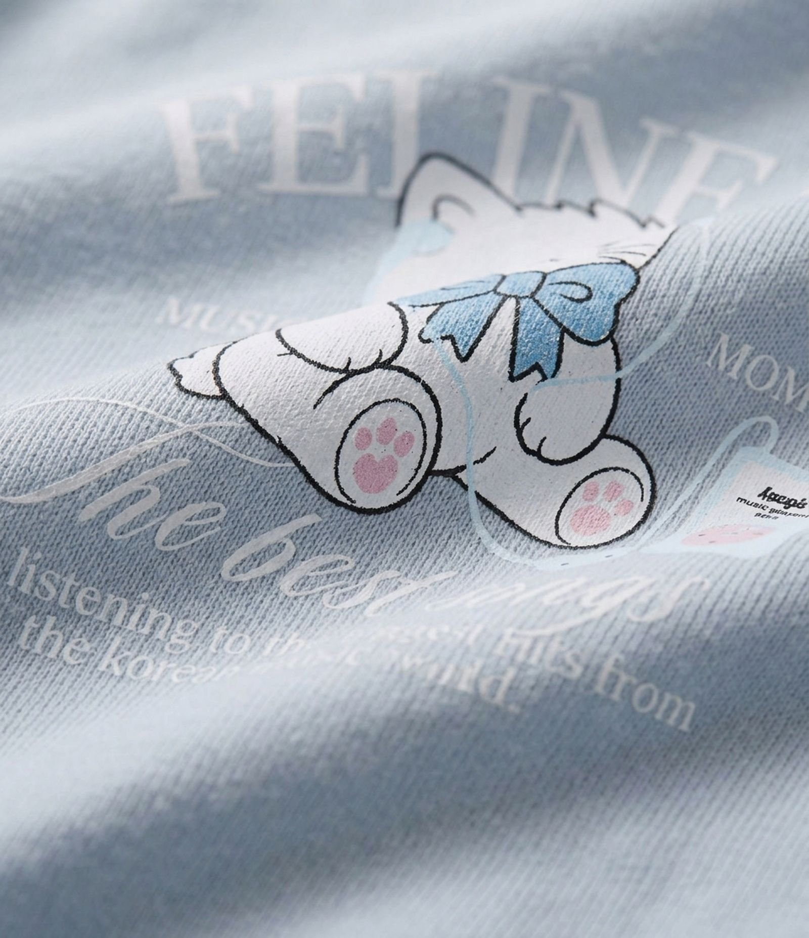 Camiseta New T-Shirt com Estampa de Gatinho e Aplicação de Brilho Azul Claro 3