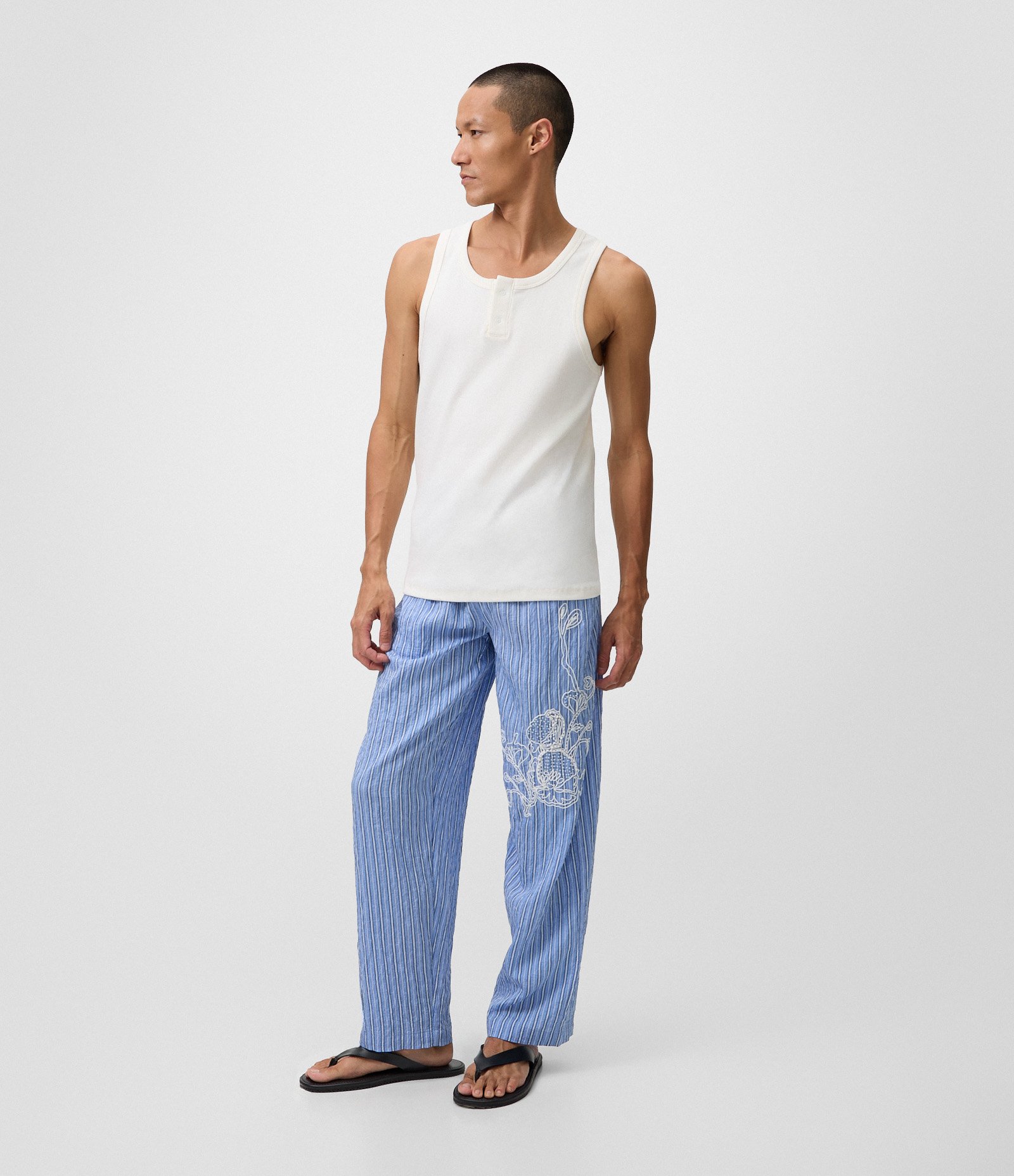 Regata Slim em Algodão Texturizado com Gola Henley Branco 2
