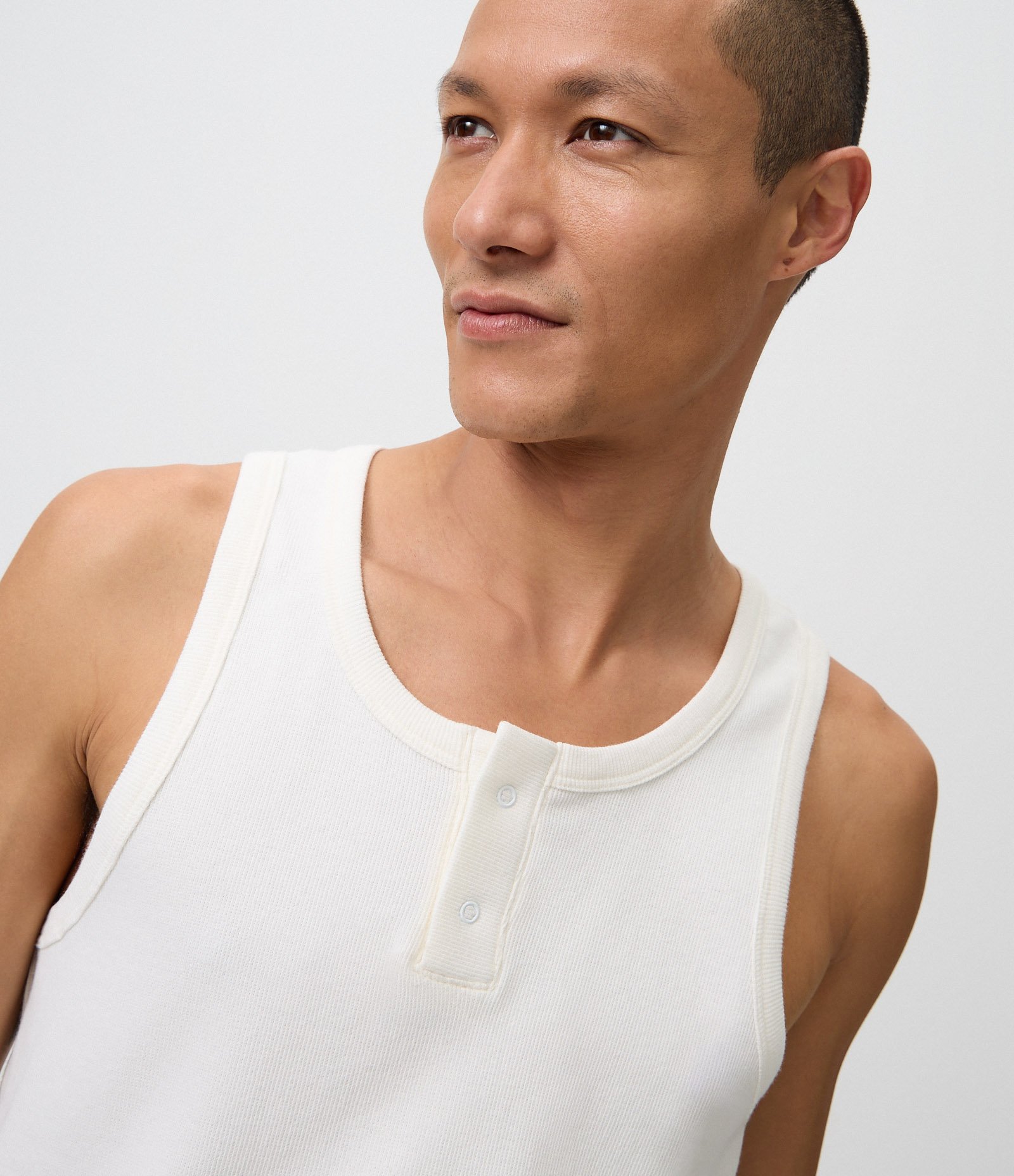 Regata Slim em Algodão Texturizado com Gola Henley Branco 4