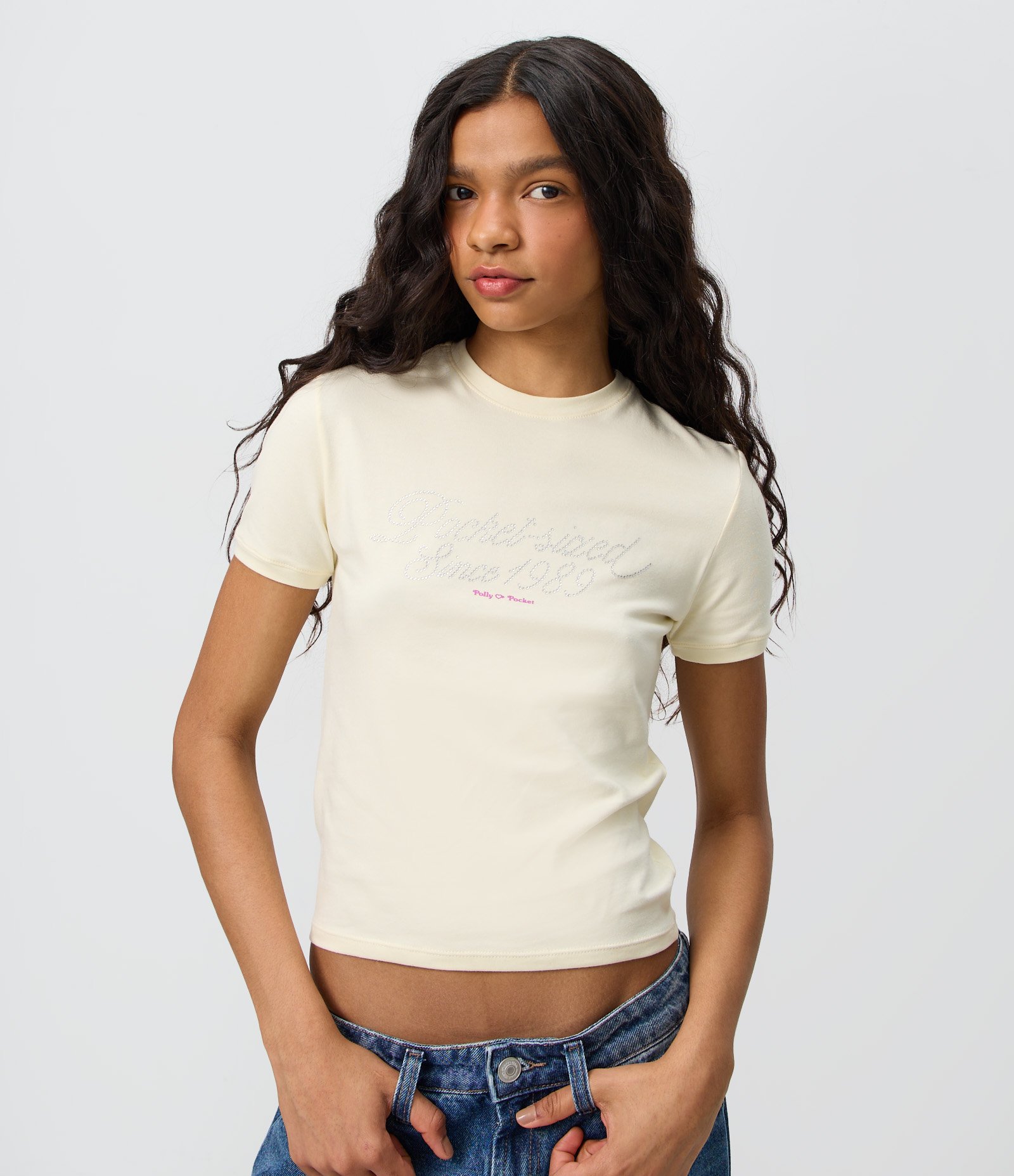 Camiseta New T-Shirt com Lettering Polly Pocket com Aplicação Amarelo 1