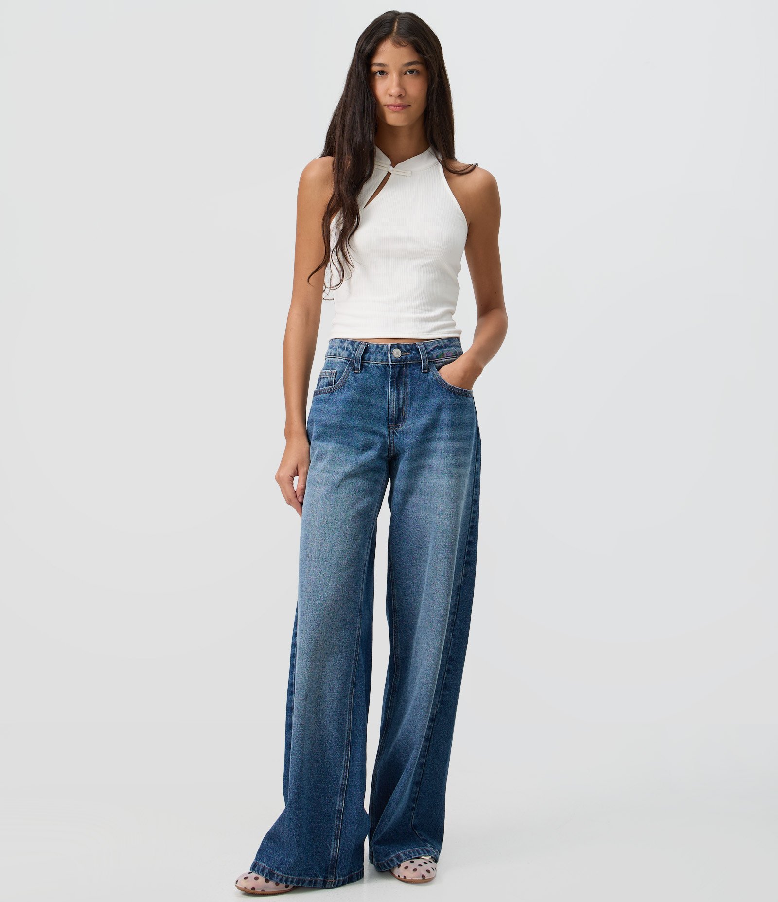 Blusa em Ribana com Gola Alta e Fechamento Alamar Branco 2