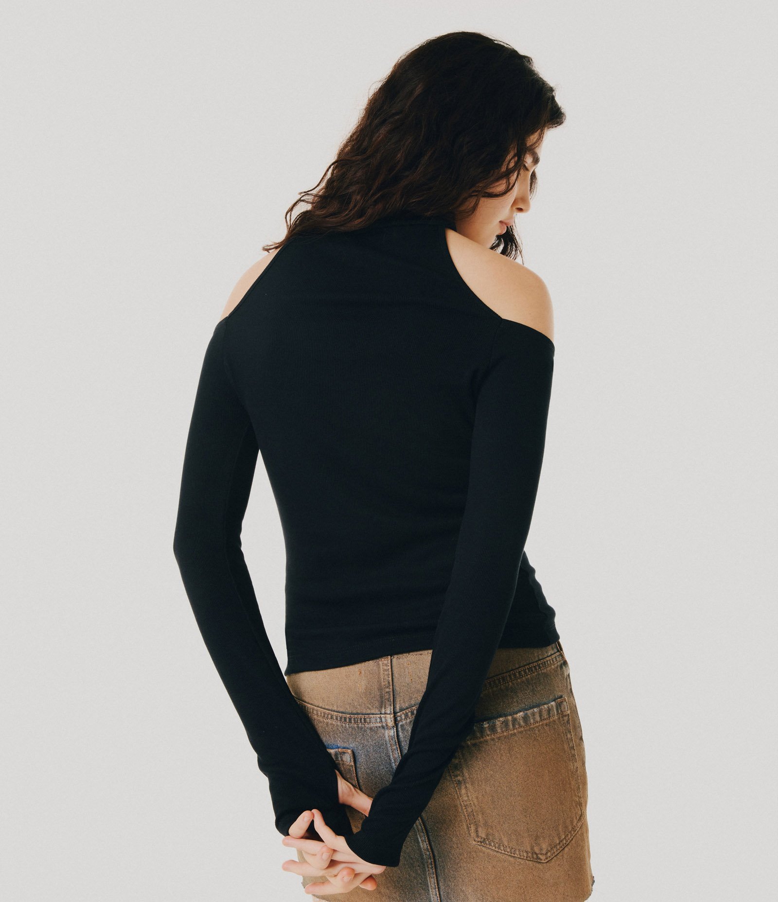 Blusa Ombro a Ombro em Ribana com Gola Alta Preto 4