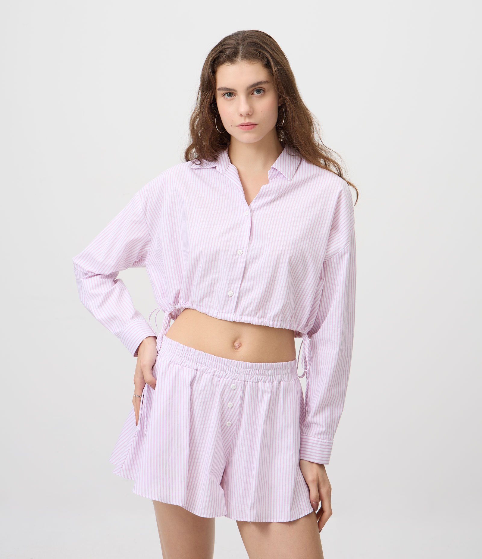 Camisa Cropped Listrada em Algodão com Amarração Lateral Rosa 1