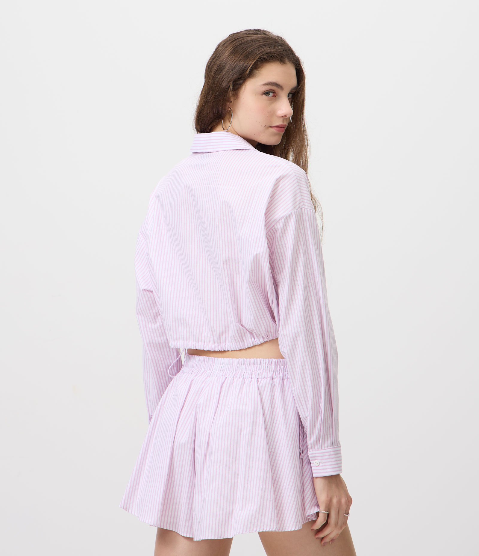 Camisa Cropped Listrada em Algodão com Amarração Lateral Rosa 4