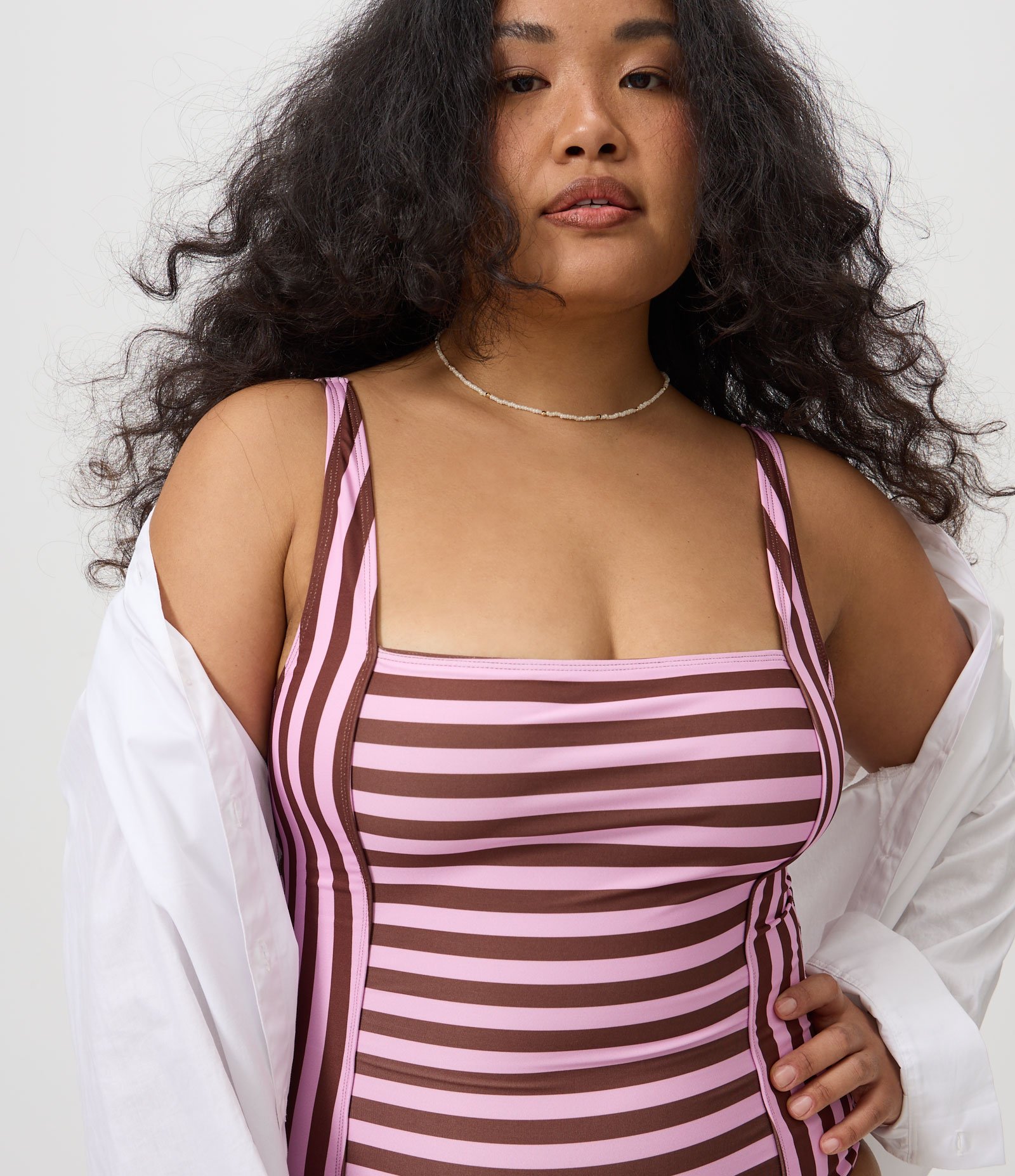 Maiô em Microfibra Listrado com Proteção UV 50+ Curve & Plus Size Marrom 3