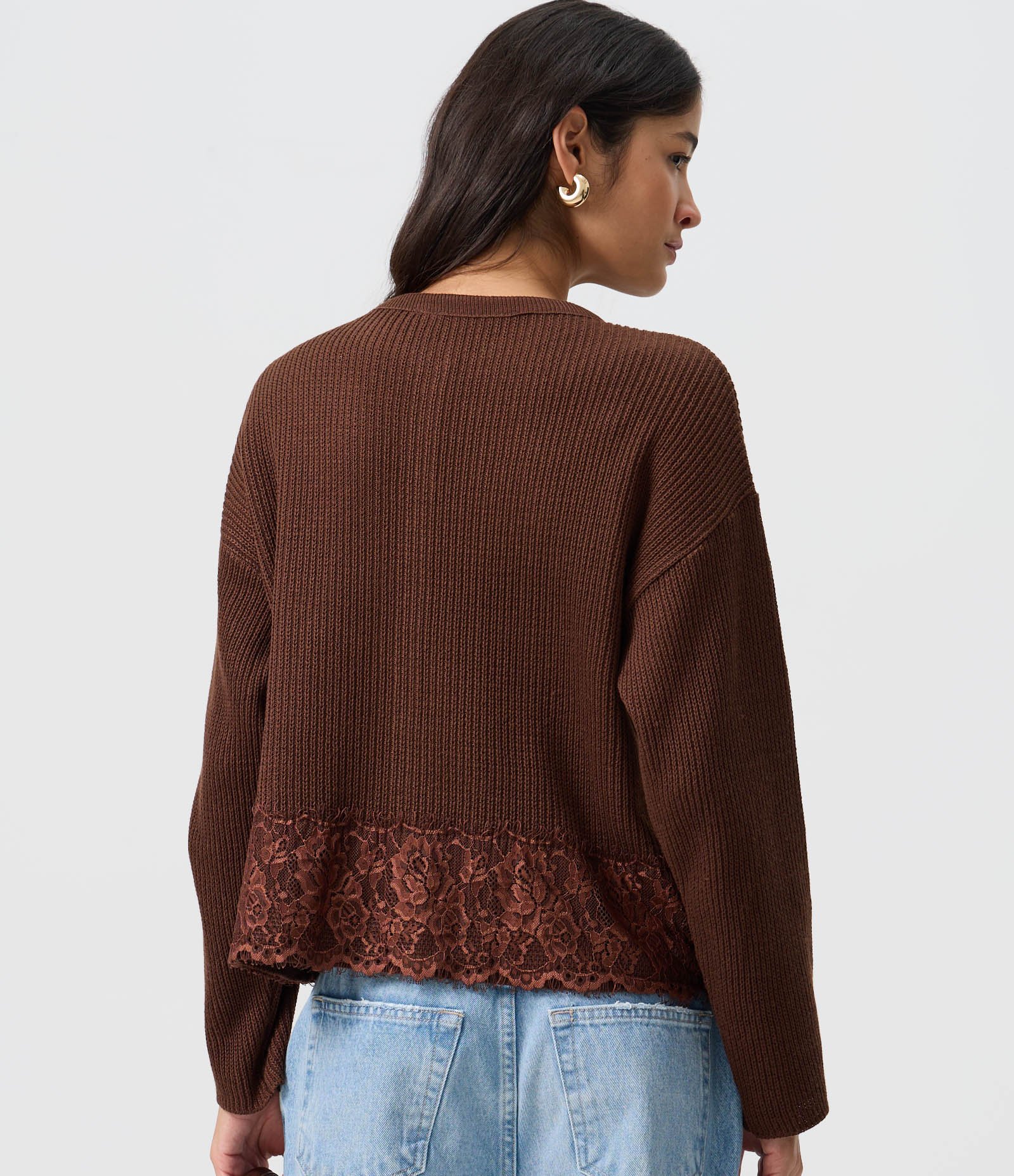Cardigan em Tricô com Detalhe de Renda na Barra Marrom 4