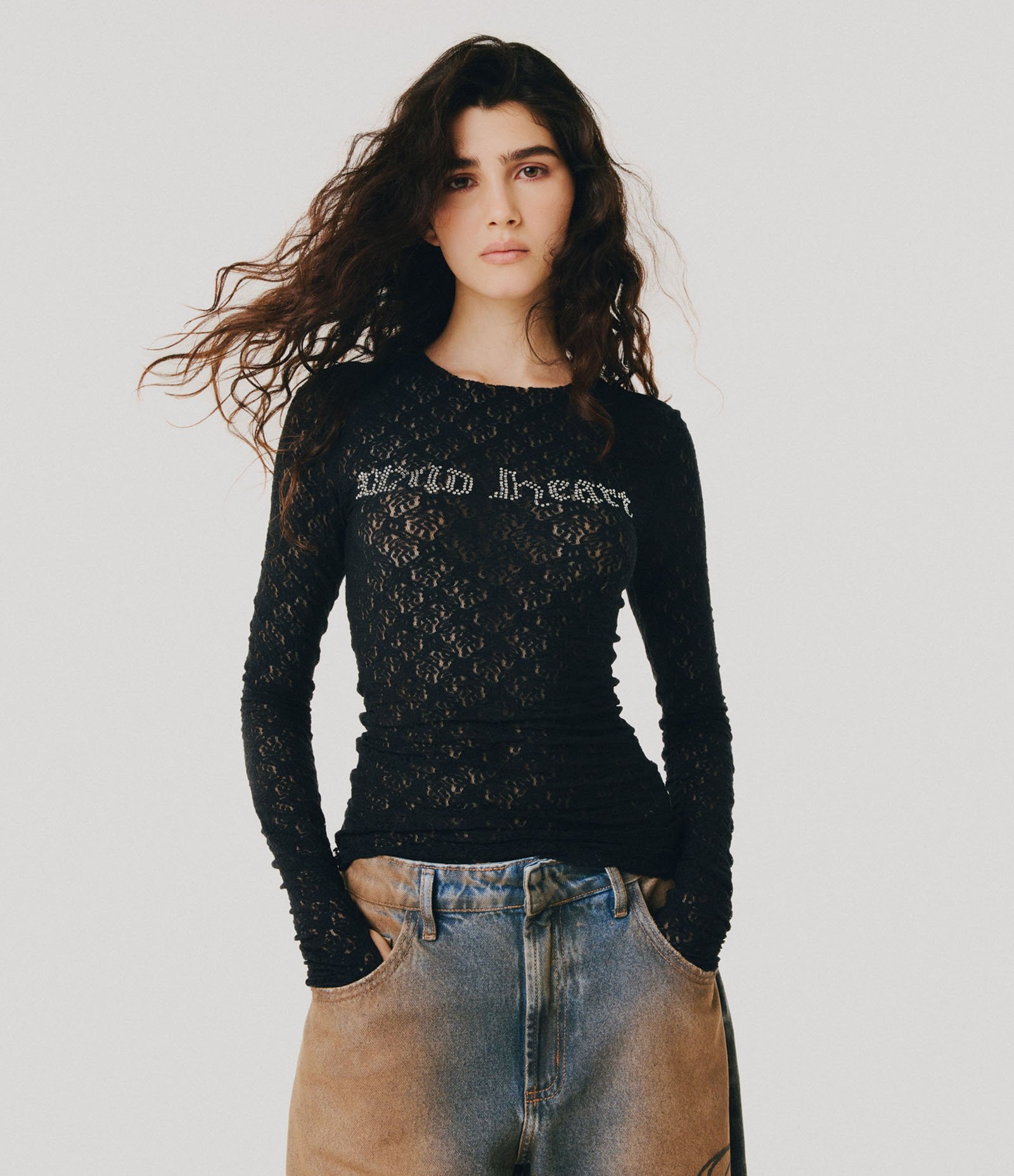 Blusa em Renda com Lettering Wilde Heart Preto 1