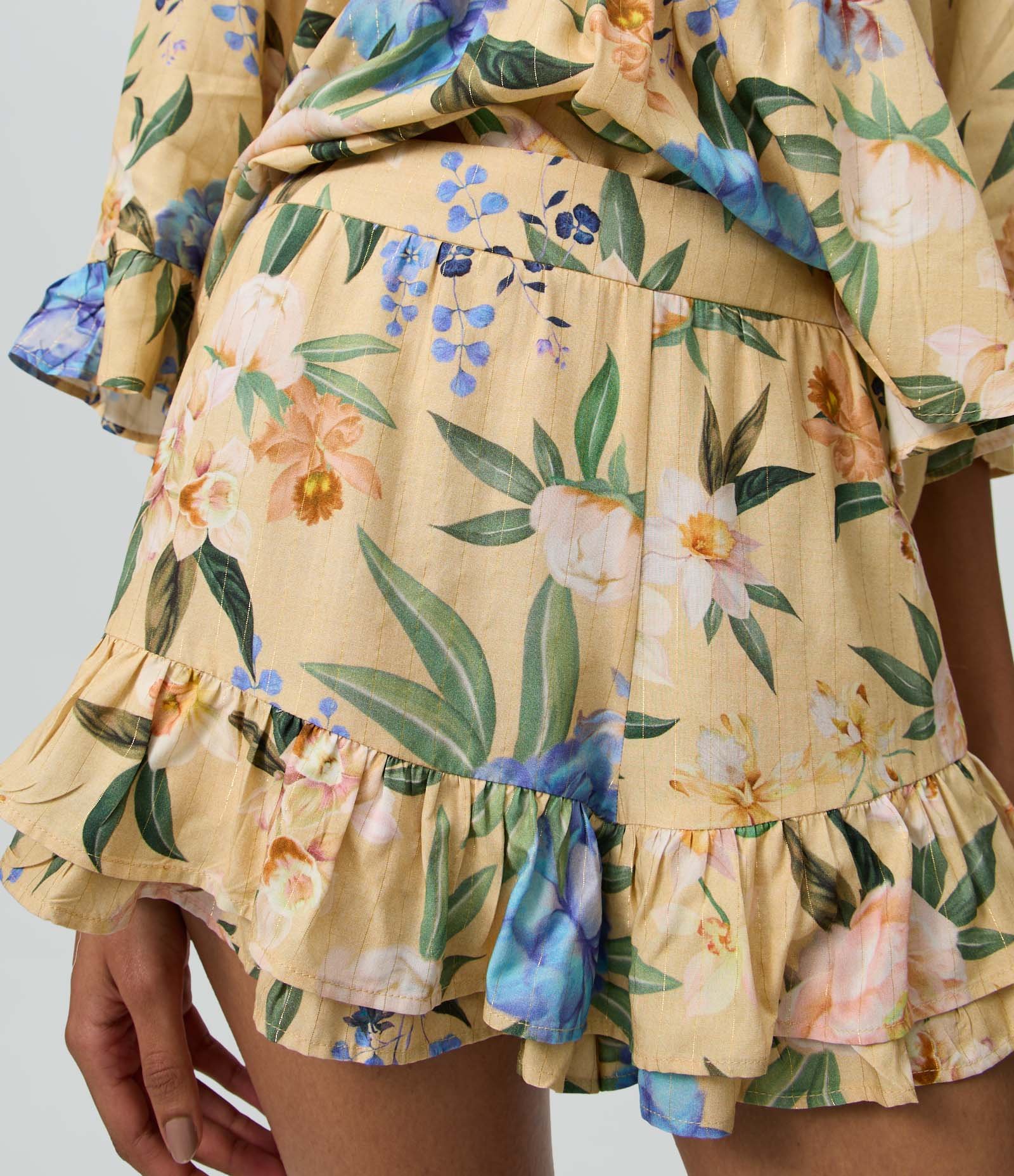 Short Saia Floral em Viscolinho com Babados e Cintura Alta Amarelo 4