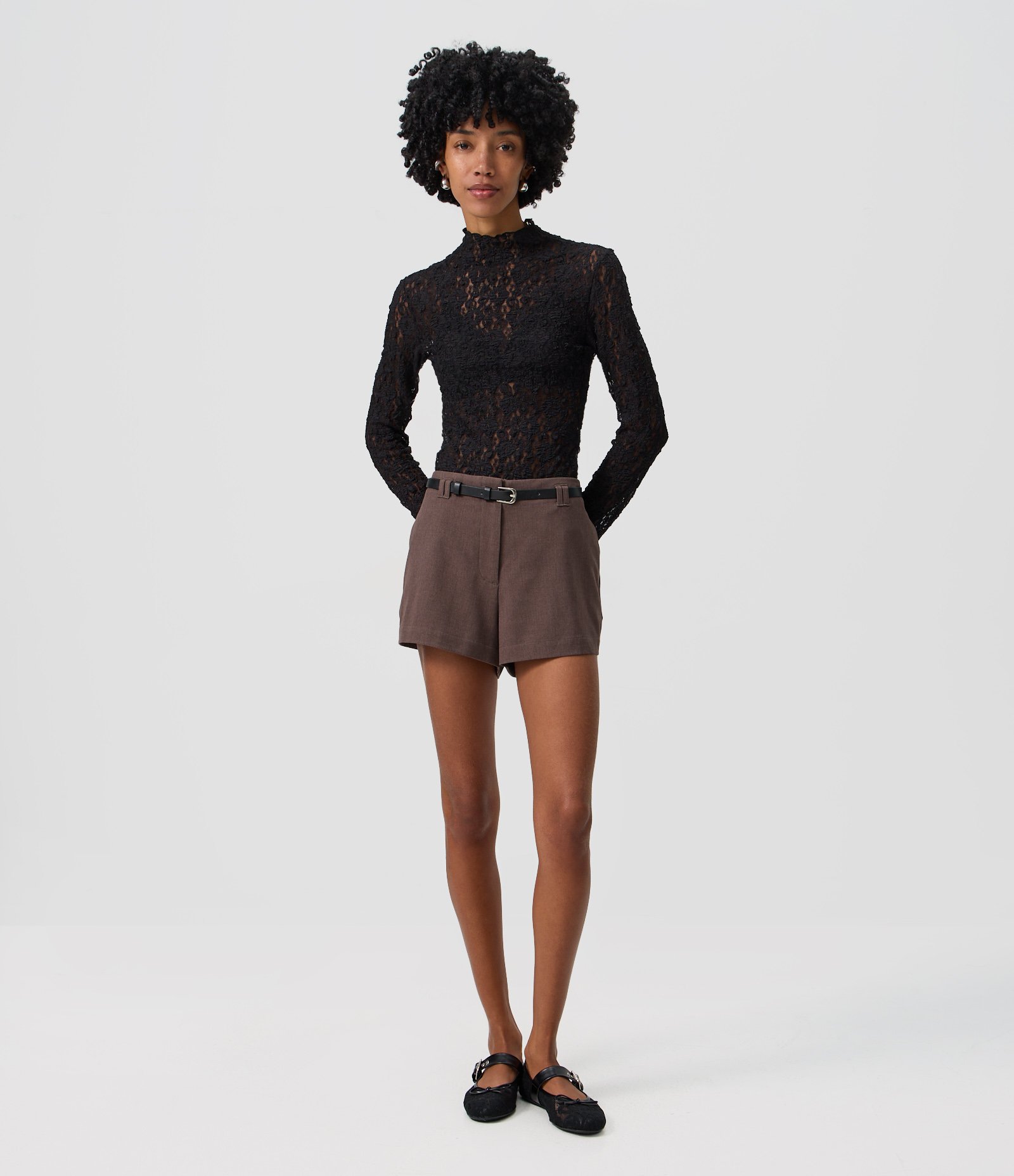 Blusa Manga Longa em Renda Floral com Gola Alta Preto 2