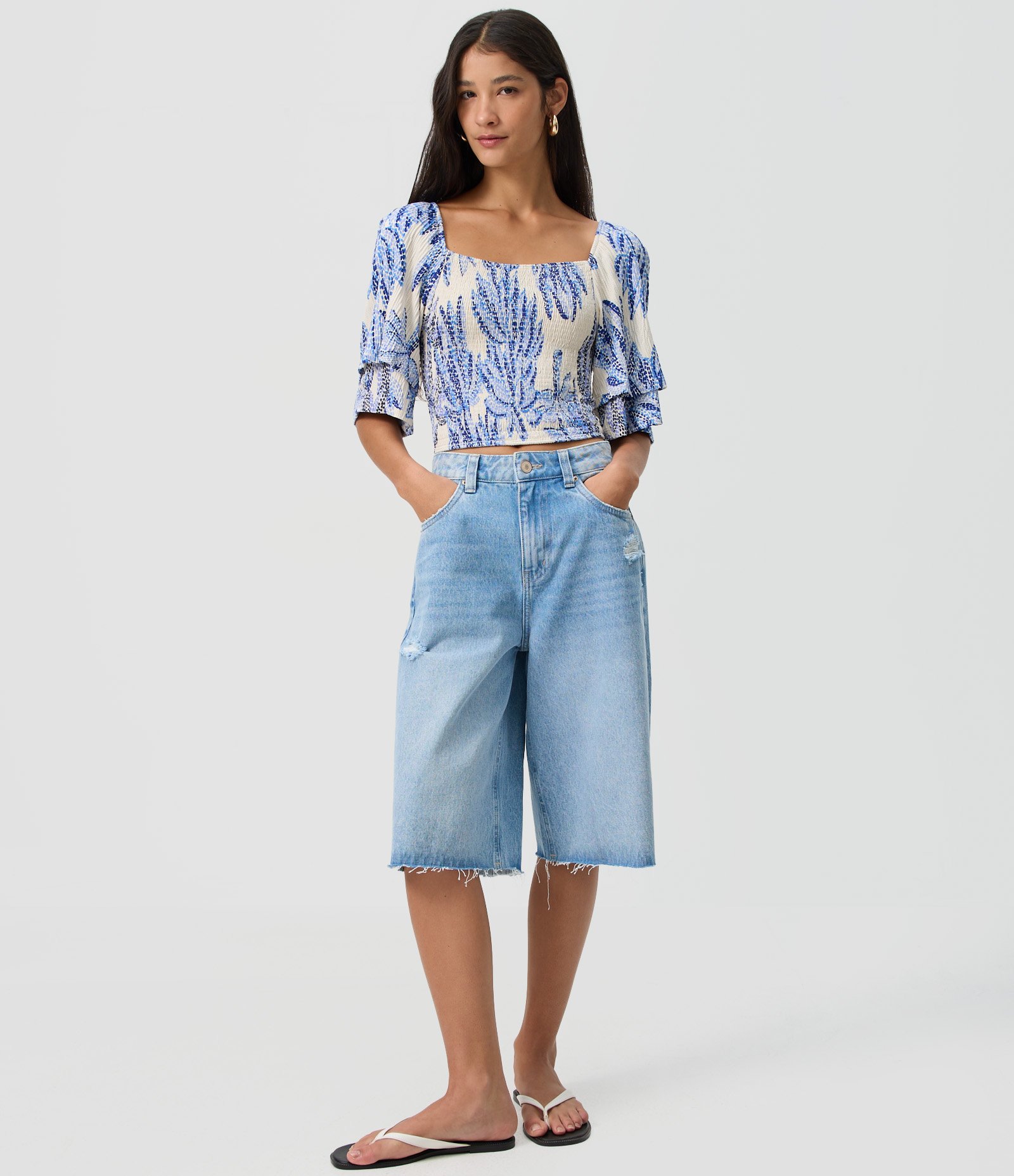 Blusa Cropped Estampada com Franzido e Mangas com Barra Dupla Off White 2