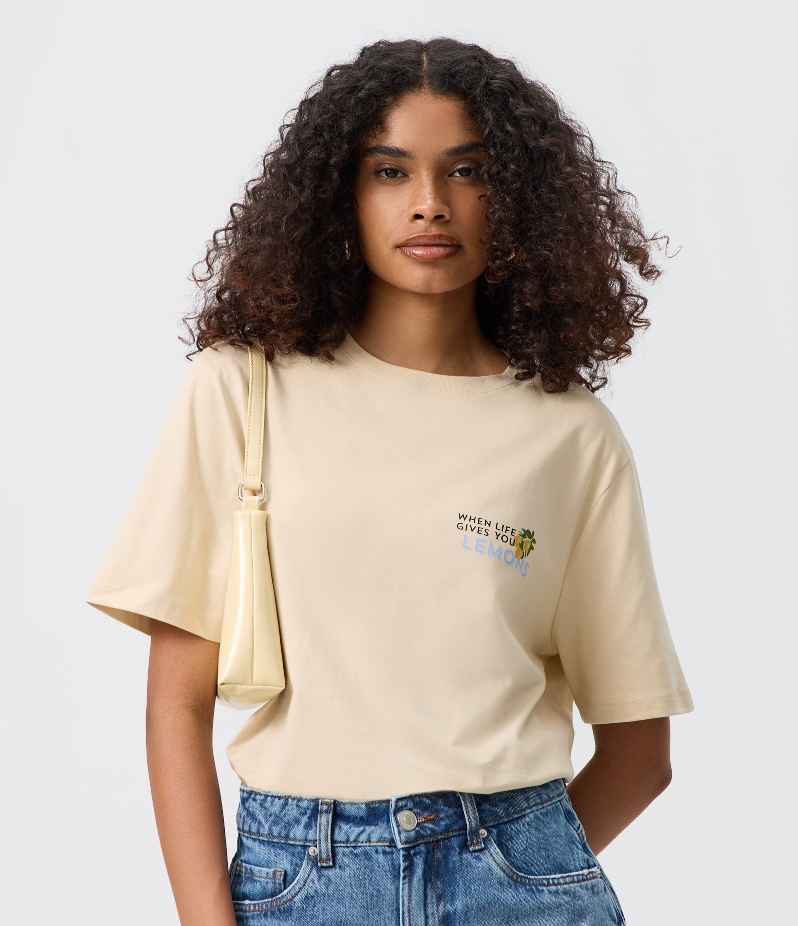 Camiseta em Algodão com Estampa Make Lemonade Citron Posterior Bege 1