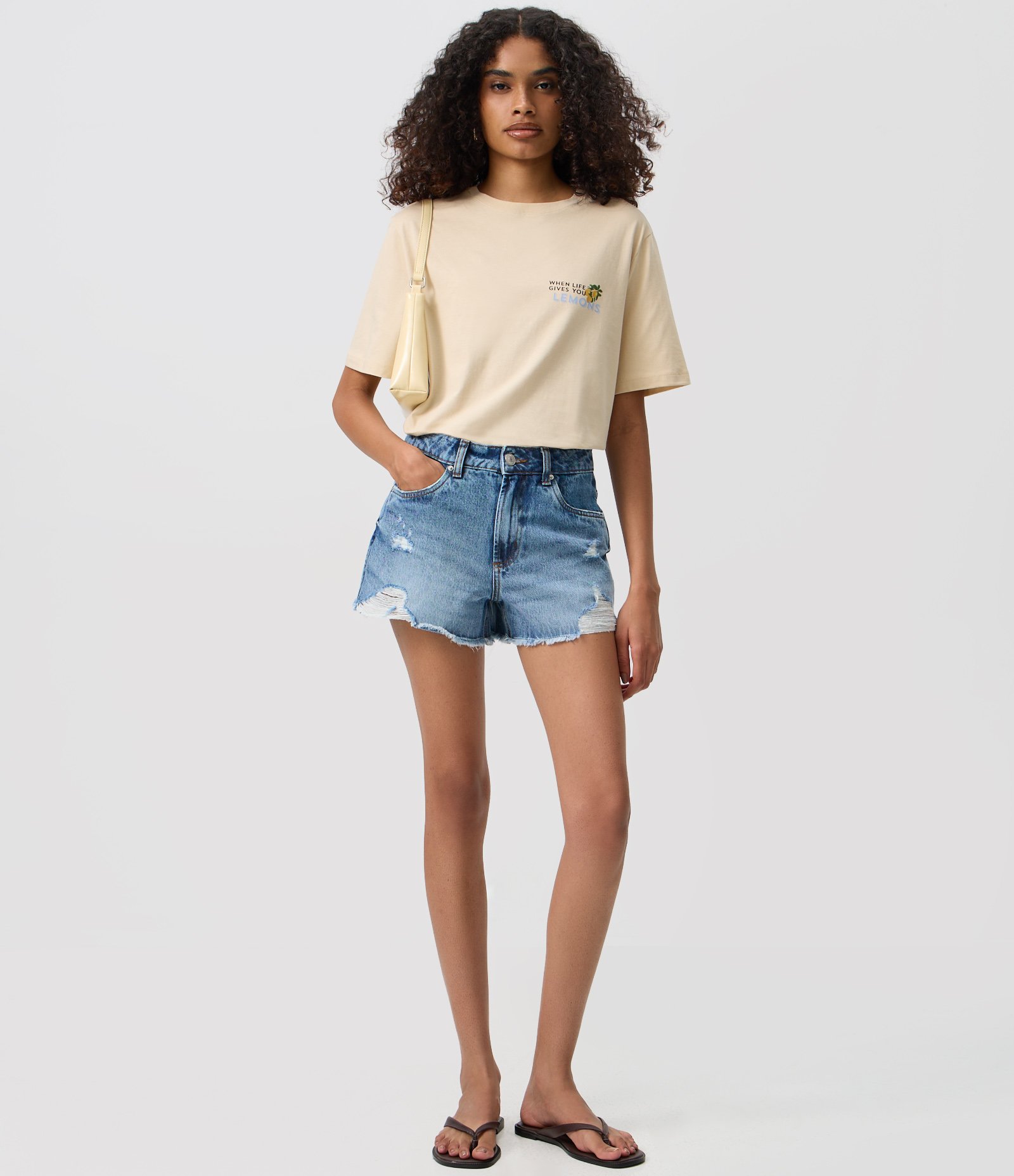 Camiseta em Algodão com Estampa Make Lemonade Citron Posterior Bege 2