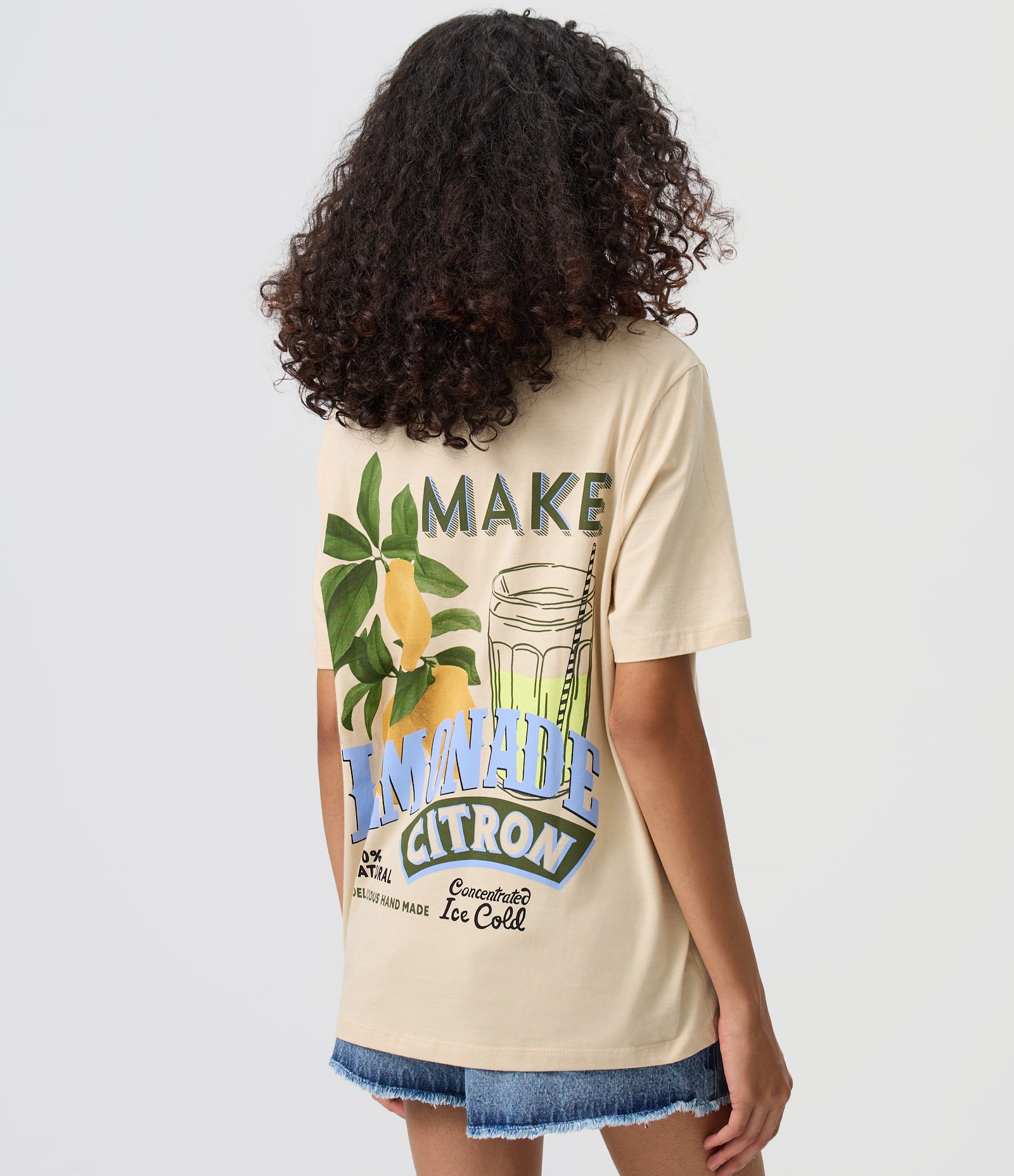 Camiseta em Algodão com Estampa Make Lemonade Citron Posterior Bege 4