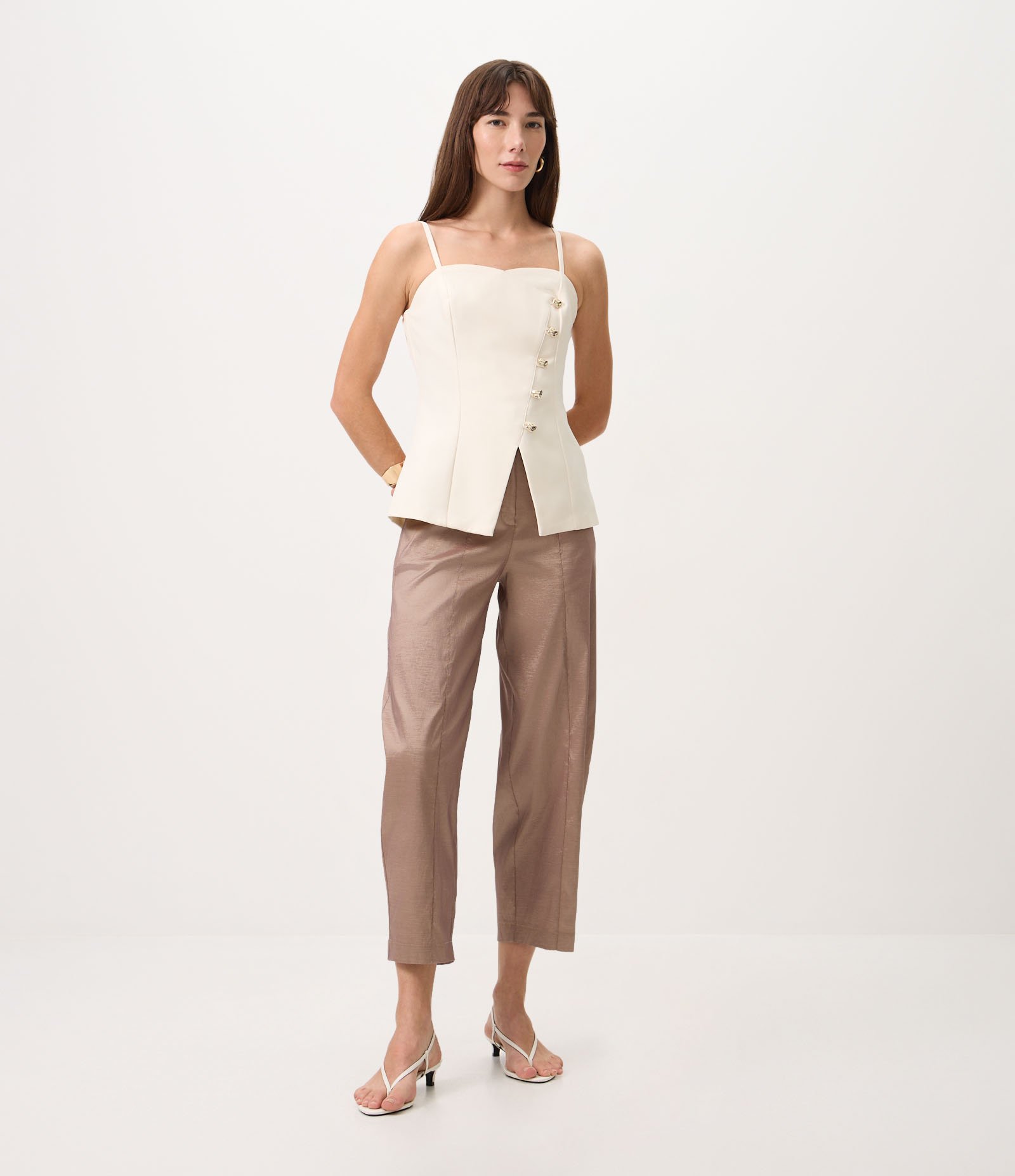 Calça Barrel Alfaiatada em Tafetá Texturizado com Cintura Alta Marrom 1