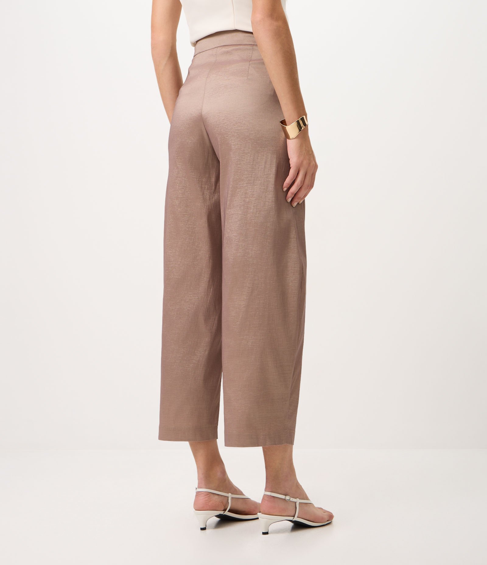 Calça Barrel Alfaiatada em Tafetá Texturizado com Cintura Alta Marrom 5