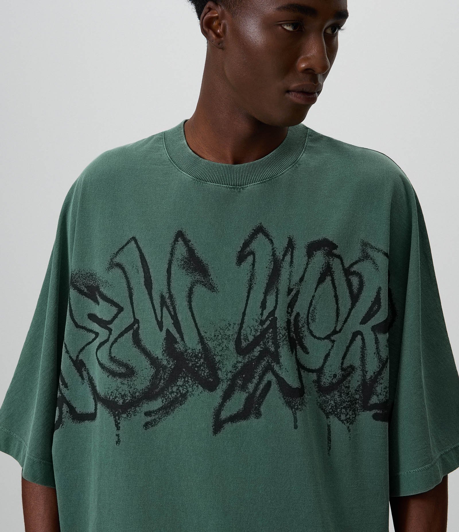 Camiseta Oversized em Algodão Grafite New York Verde 4