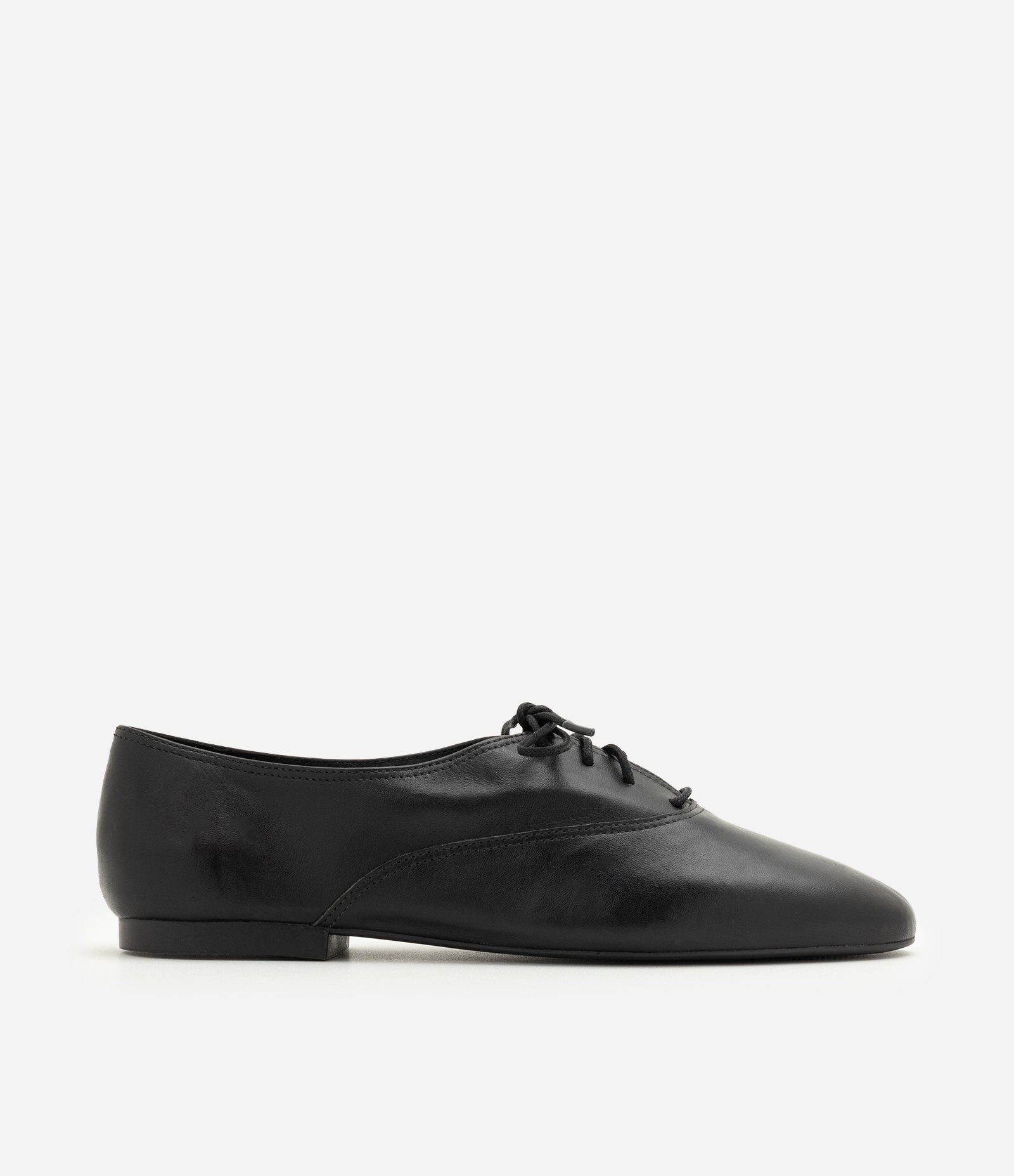 Sapatilha em Couro com Amarração Preto 4