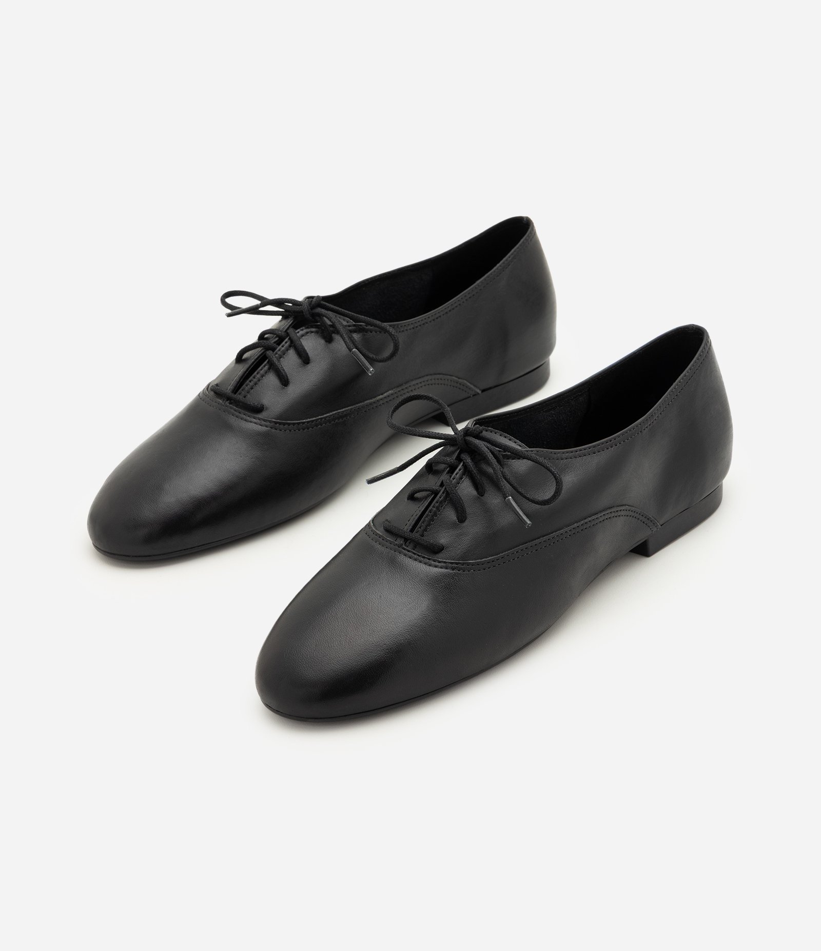 Sapatilha em Couro com Amarração Preto 5