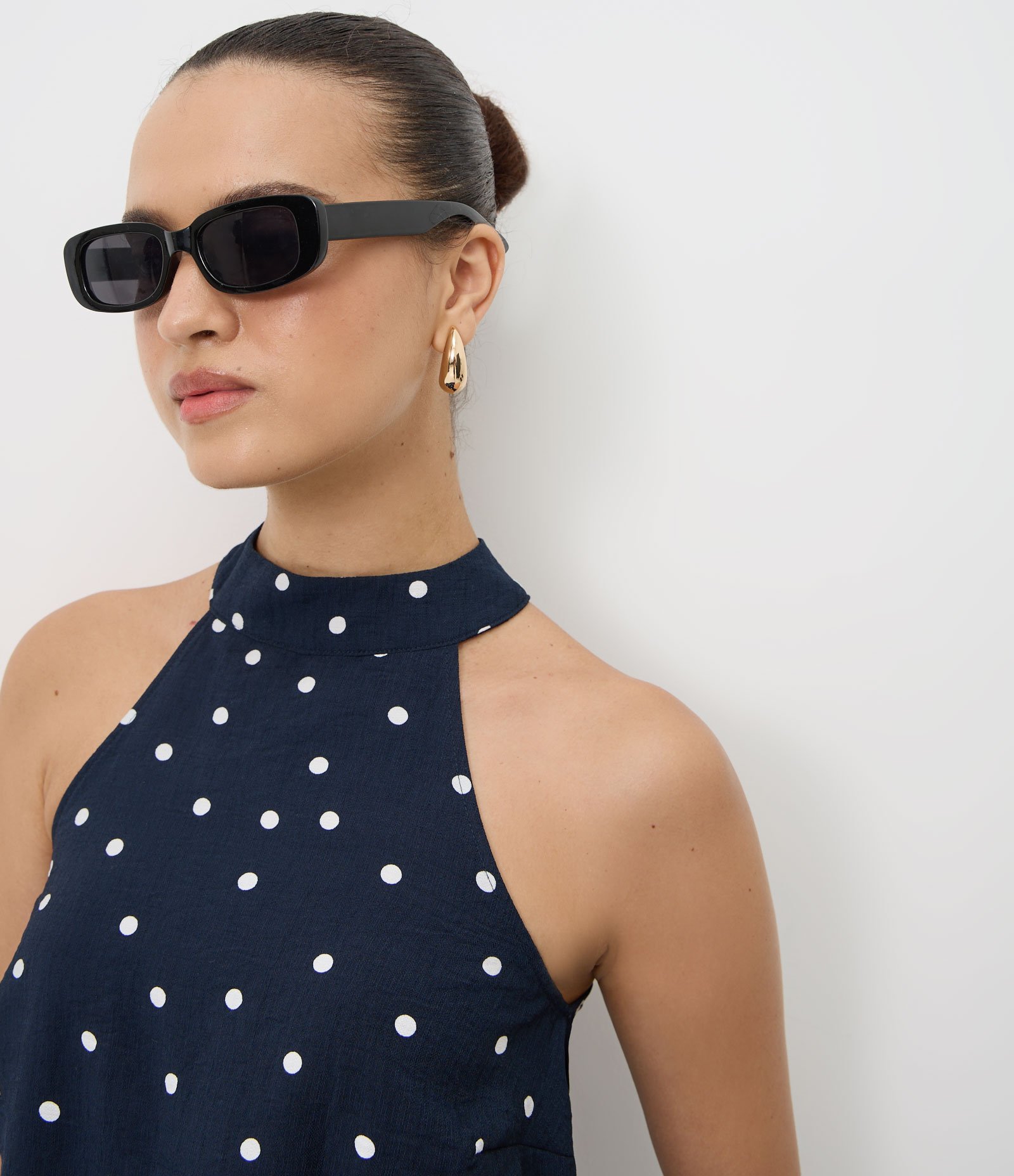 Blusa Halter em Viscose com Estampa Poá Azul 3