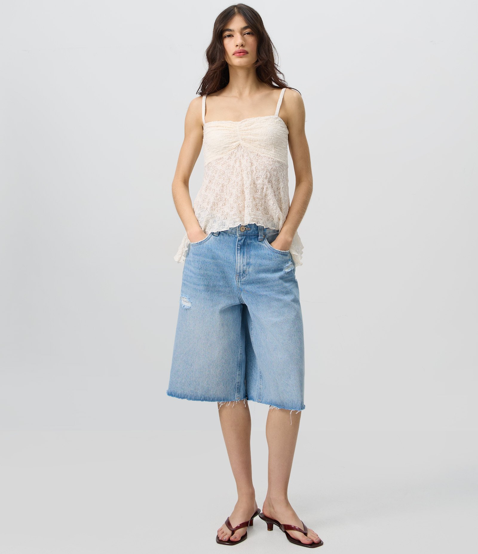 Blusa Peplum em Renda com Alcinha Branco 2
