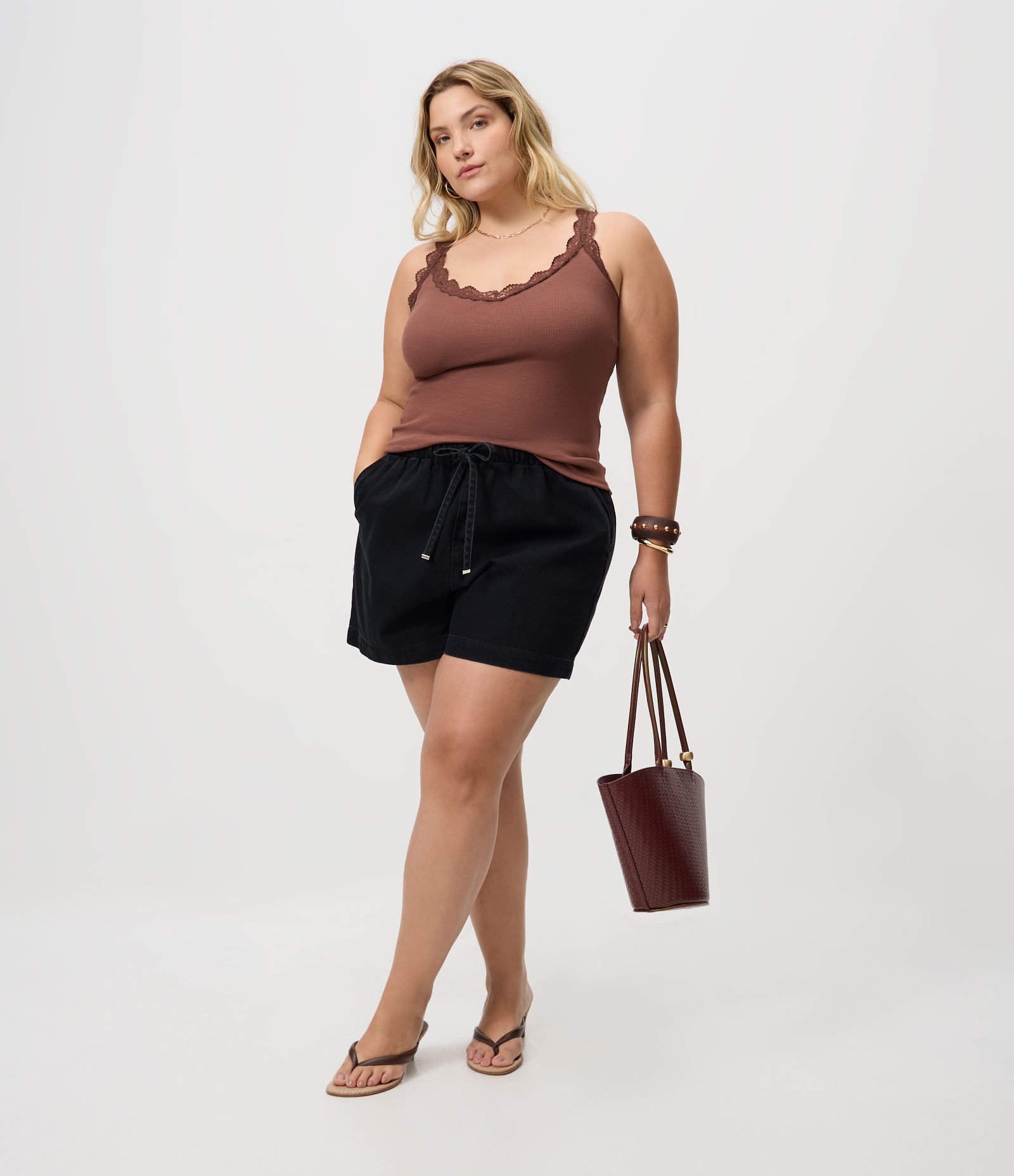 Blusa em Ribana com Acabamento em Renda Curve & Plus Size Marrom 2