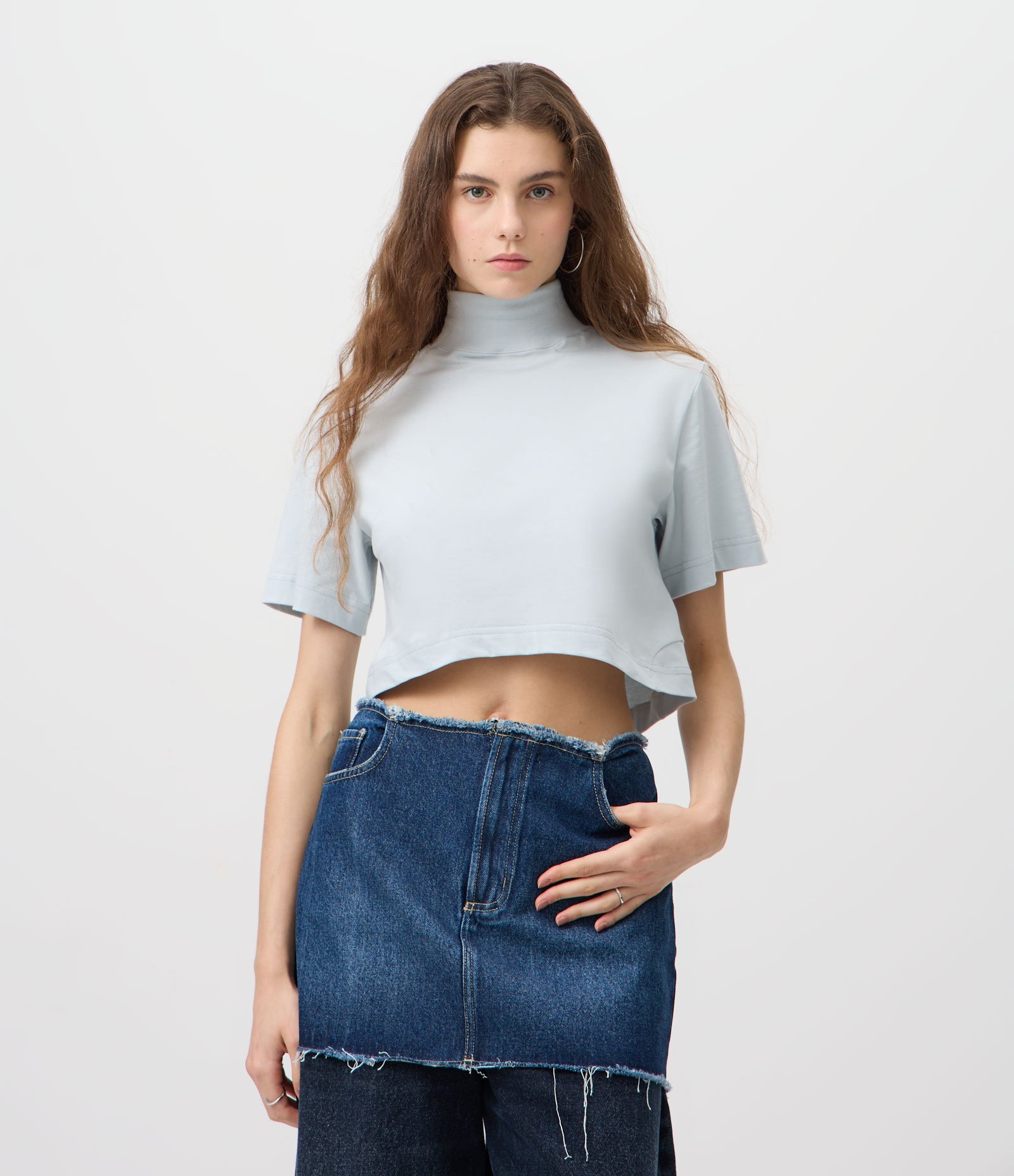 Blusa Cropped com Manga Ampla e Gola Alta Azul 1