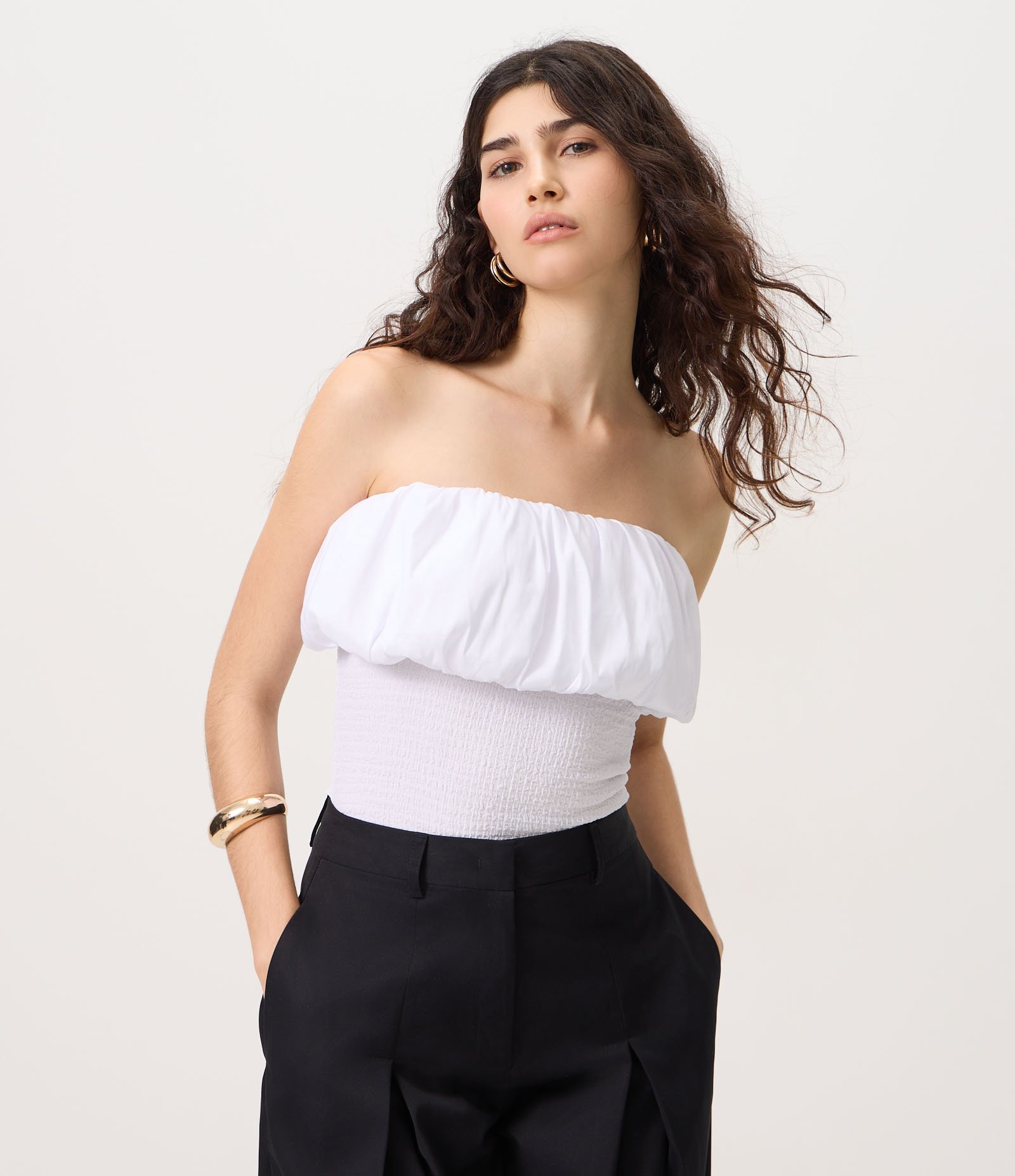 Blusa Tomara que Caia com Decote Balonê e Textura Franzida Branco 1