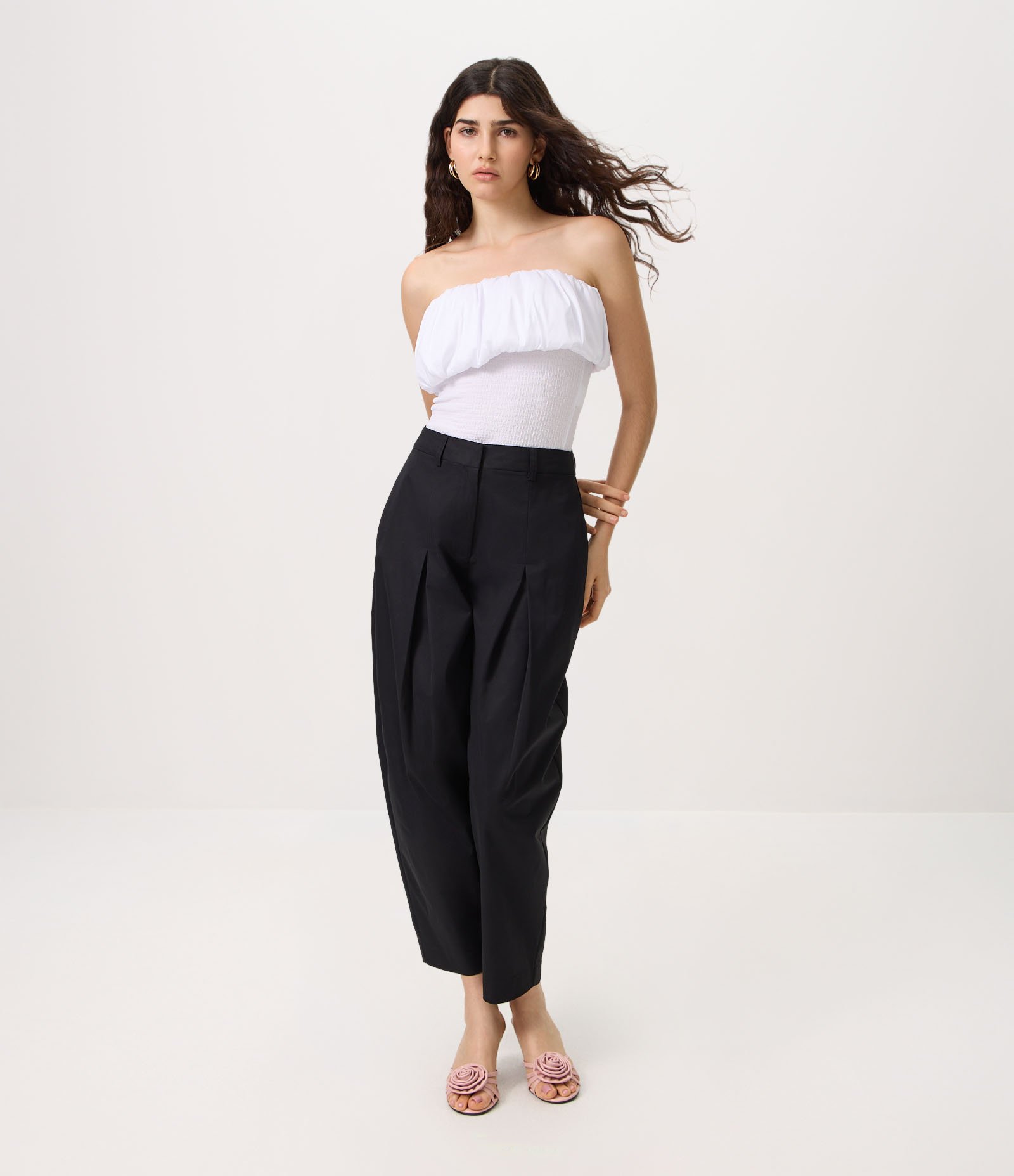Blusa Tomara que Caia com Decote Balonê e Textura Franzida Branco 2