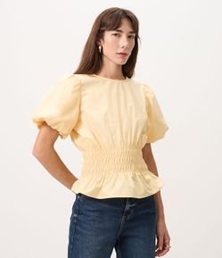 Blusa em Tricoline com Manga Balonê e Cintura Franzida