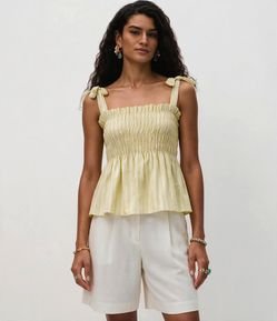 Blusa em Tricoline Listrado com Franzido e Alcinha de Laço